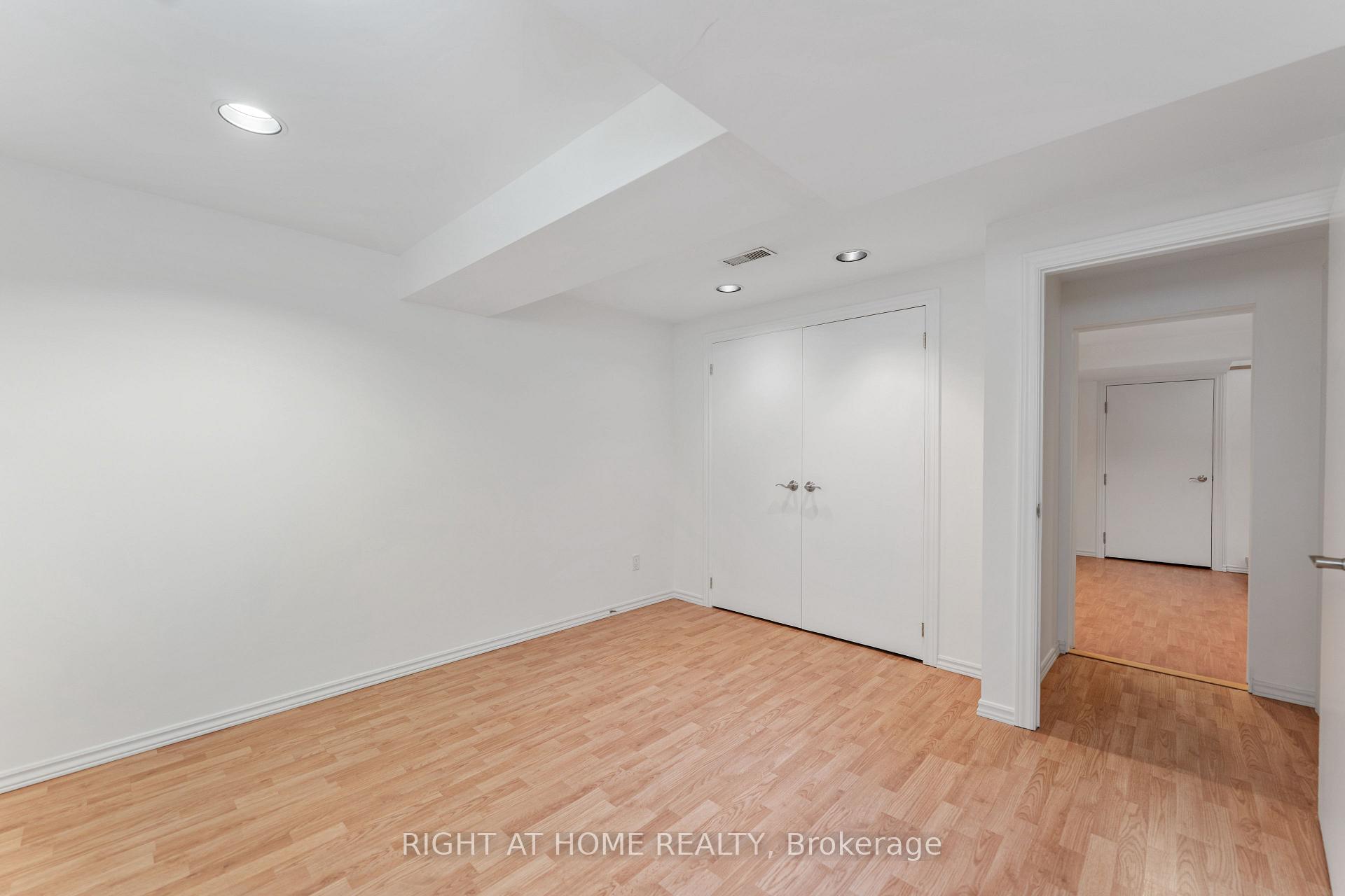 Photo 30 of 49 Tottenham Road, North York, Banbury-Don Mills — HOMEH