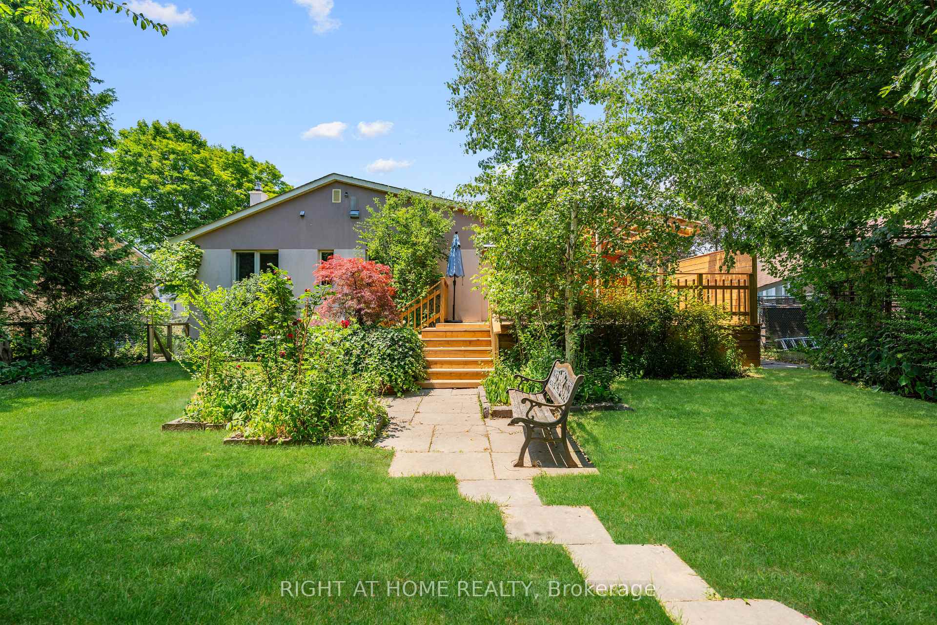 Photo 39 of 49 Tottenham Road, North York, Banbury-Don Mills — HOMEH