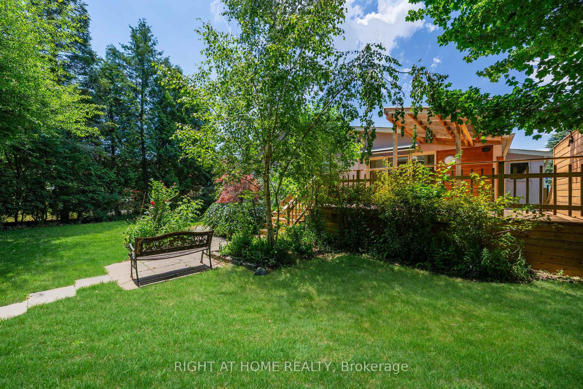 Photo 42 of 49 Tottenham Road, North York, Banbury-Don Mills — HOMEH