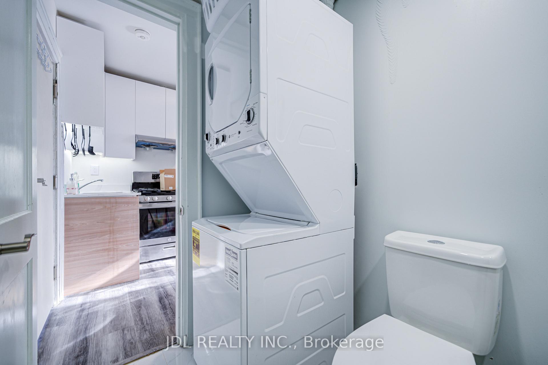 Photo 4 of Unit 6, 5 Sorauren Avenue, Toronto, Roncesvalles — HOMEH
