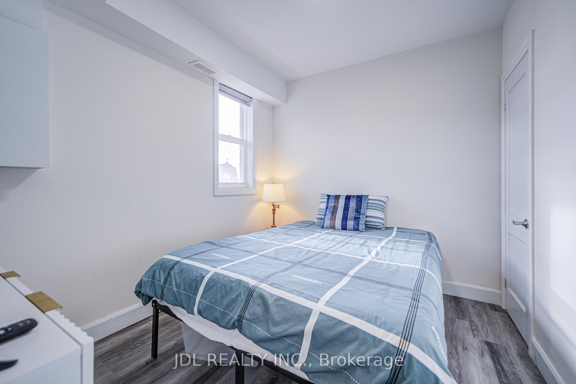 Photo 9 of Unit 6, 5 Sorauren Avenue, Toronto, Roncesvalles — HOMEH