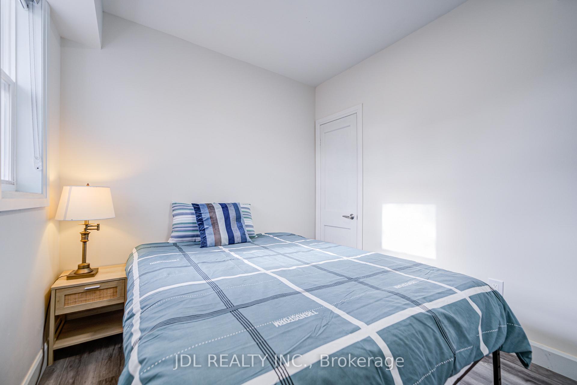 Photo 11 of Unit 6, 5 Sorauren Avenue, Toronto, Roncesvalles — HOMEH