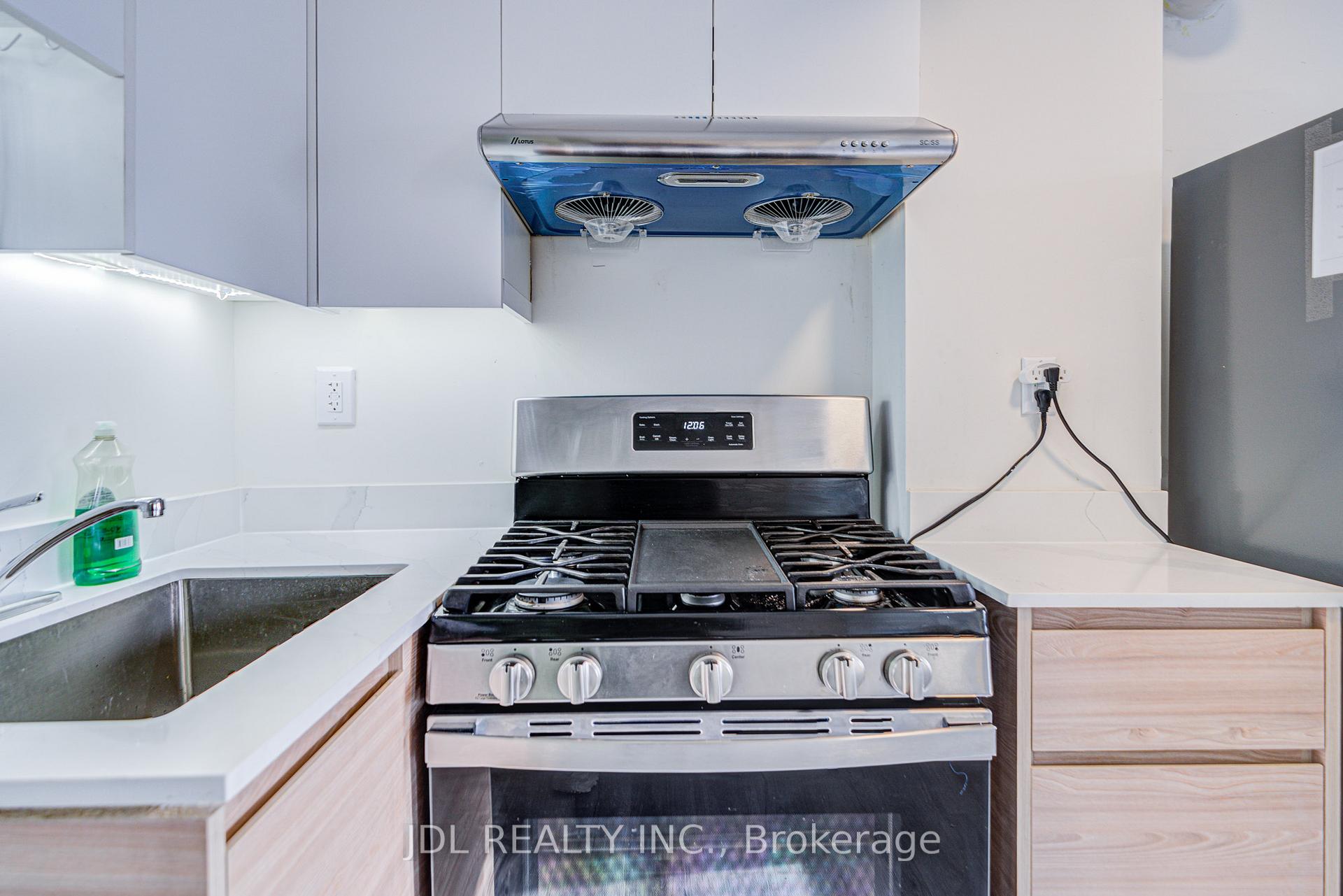 Photo 16 of Unit 6, 5 Sorauren Avenue, Toronto, Roncesvalles — HOMEH