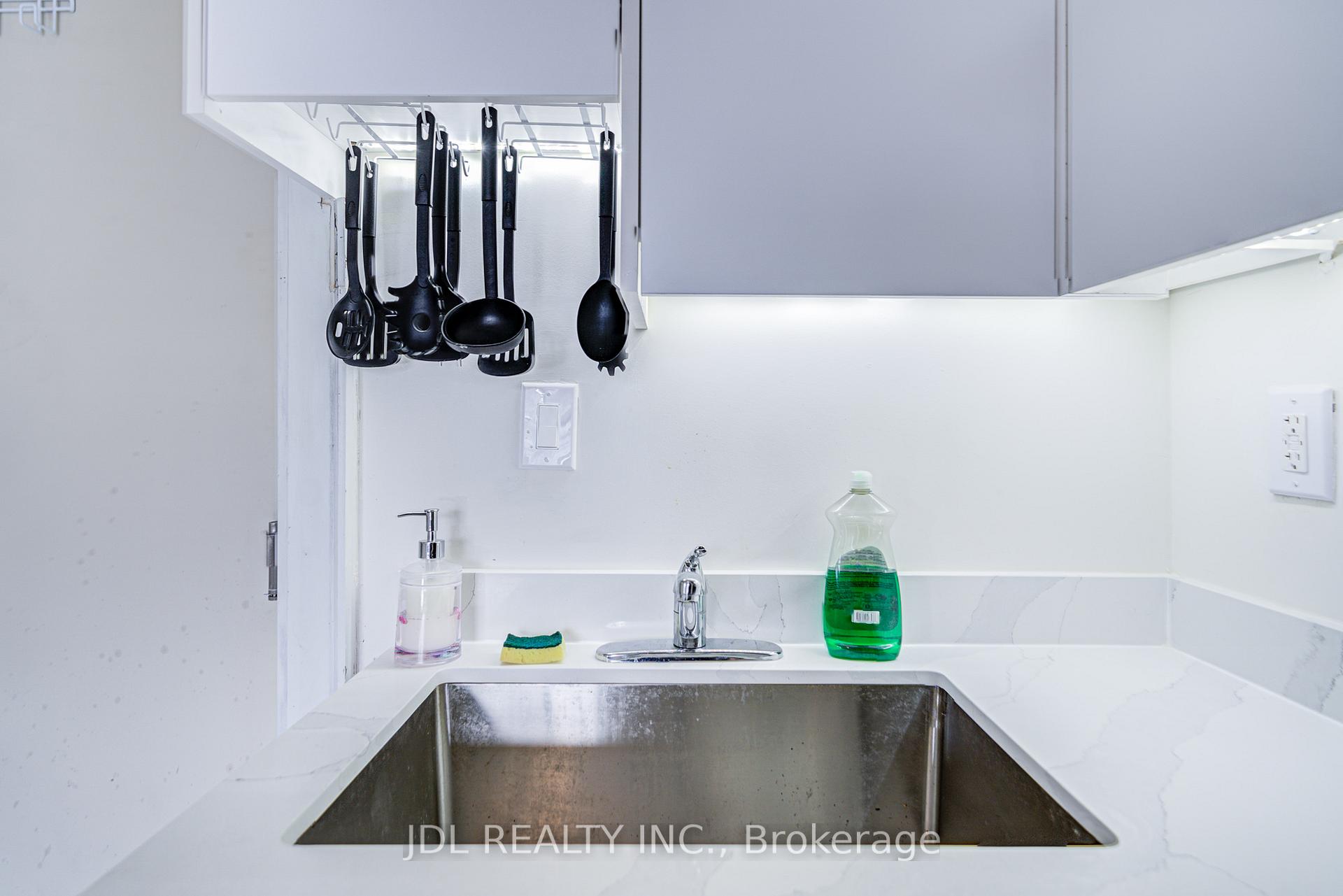 Photo 17 of Unit 6, 5 Sorauren Avenue, Toronto, Roncesvalles — HOMEH