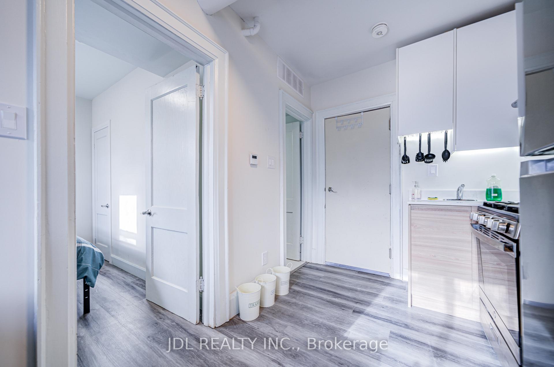 Photo 23 of Unit 6, 5 Sorauren Avenue, Toronto, Roncesvalles — HOMEH