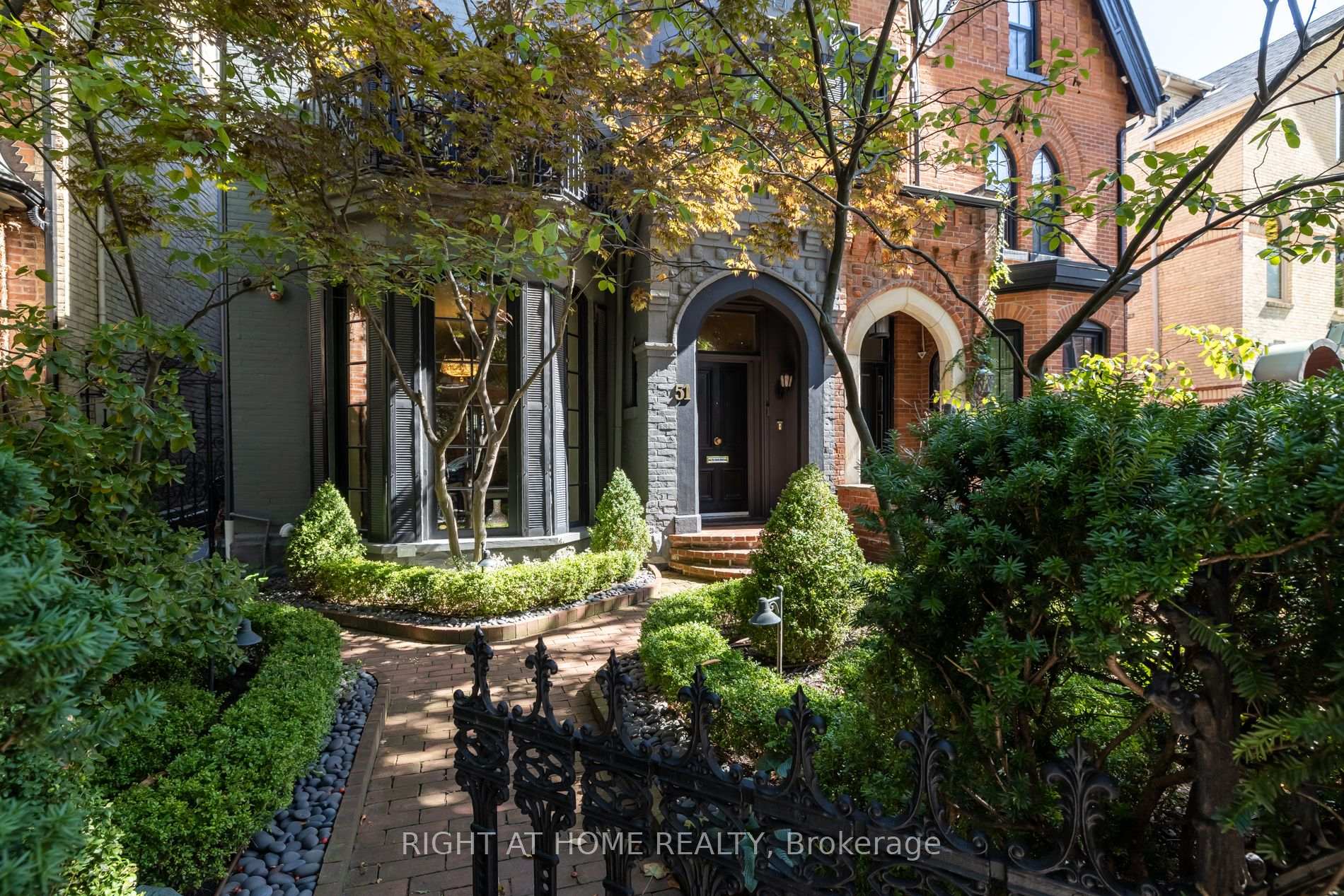 Photo 3 of 51 Hazelton Avenue, Toronto, The Annex — HOMEH