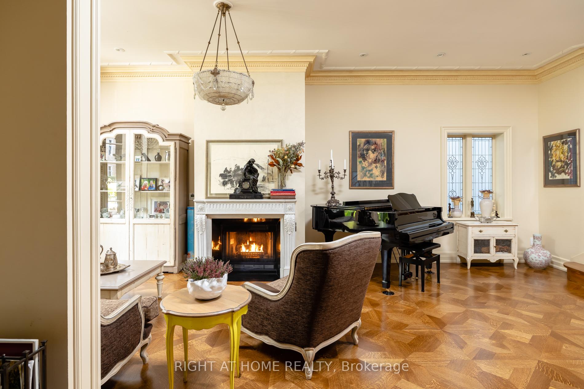Photo 4 of 51 Hazelton Avenue, Toronto, The Annex — HOMEH