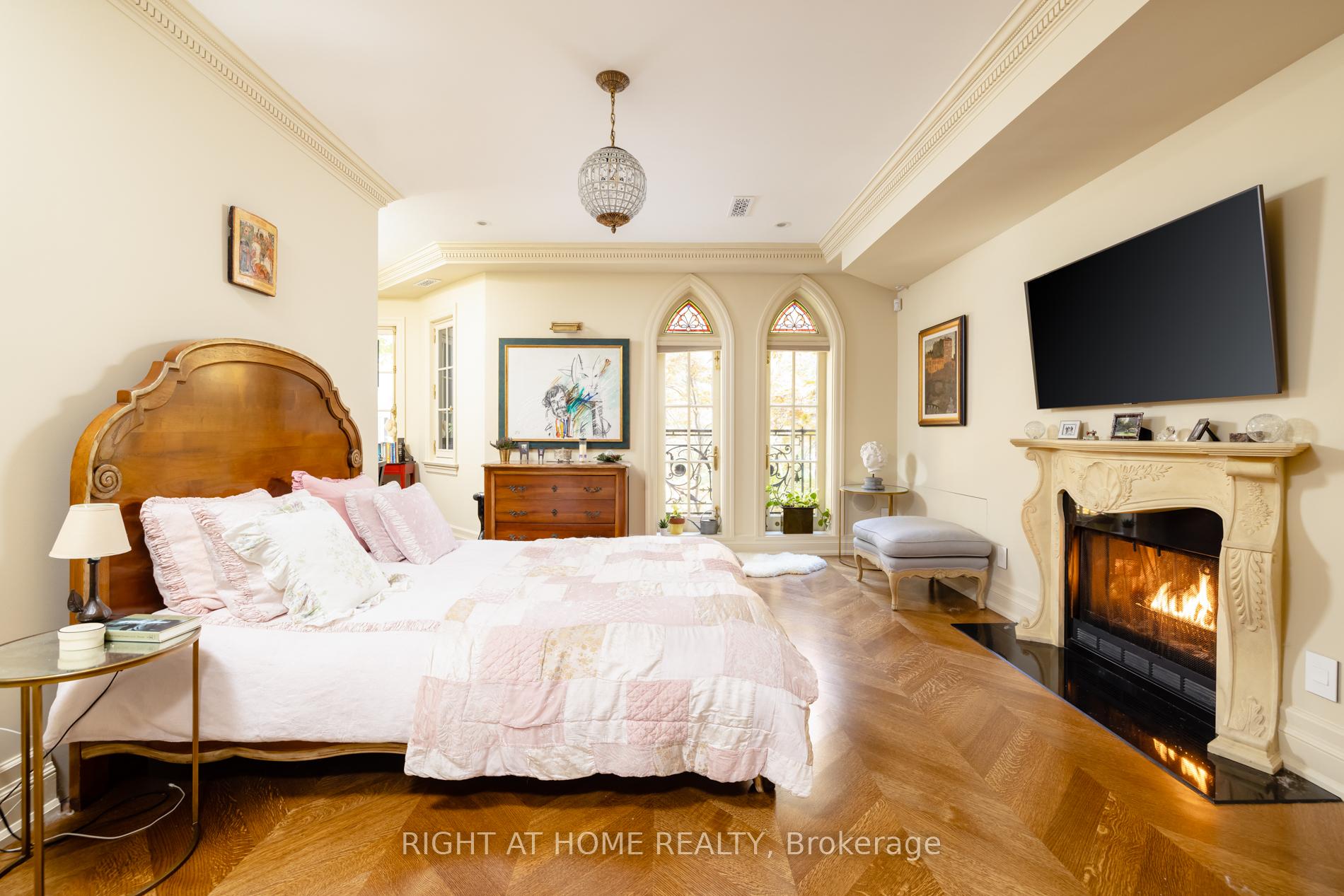 Photo 11 of 51 Hazelton Avenue, Toronto, The Annex — HOMEH