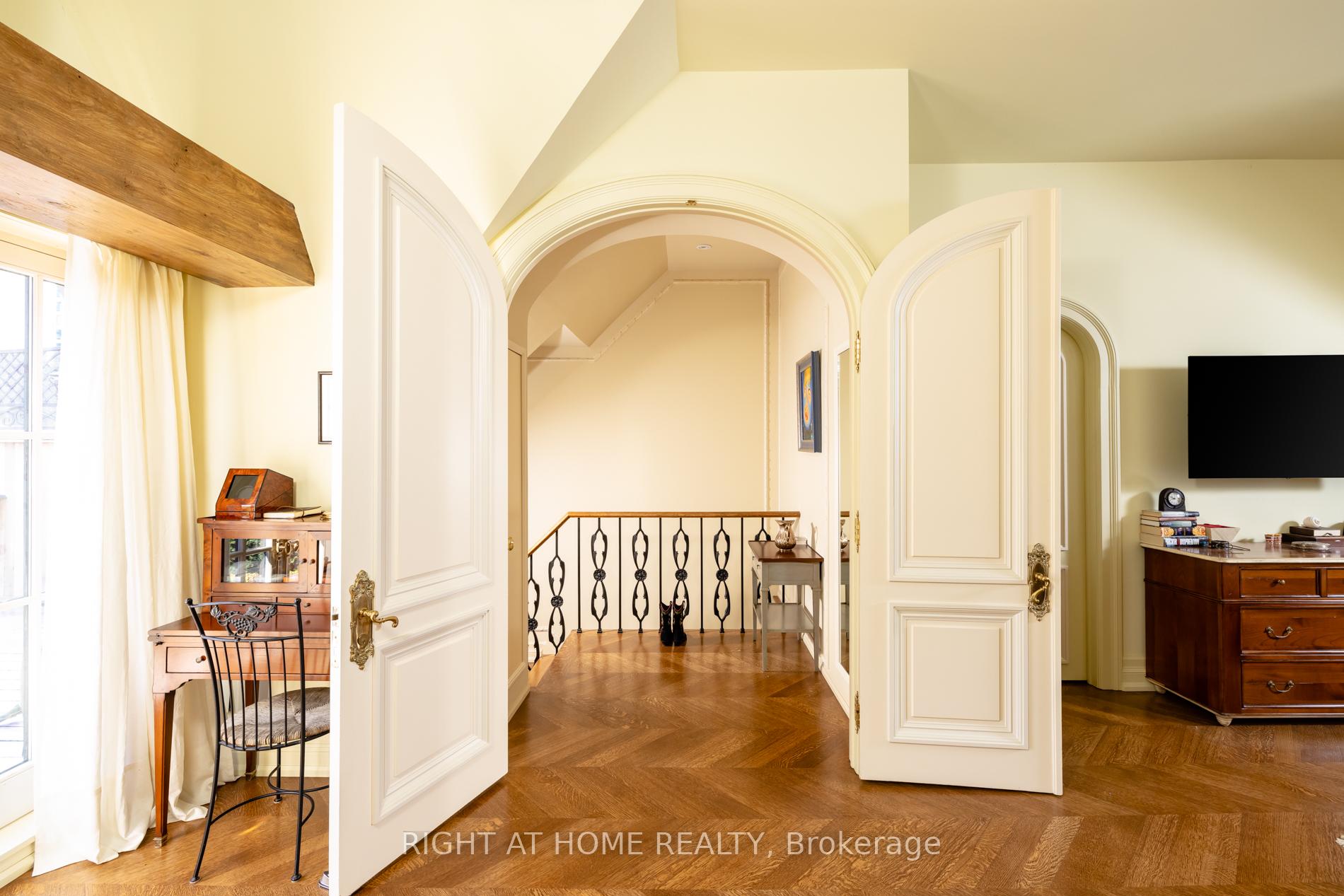 Photo 18 of 51 Hazelton Avenue, Toronto, The Annex — HOMEH