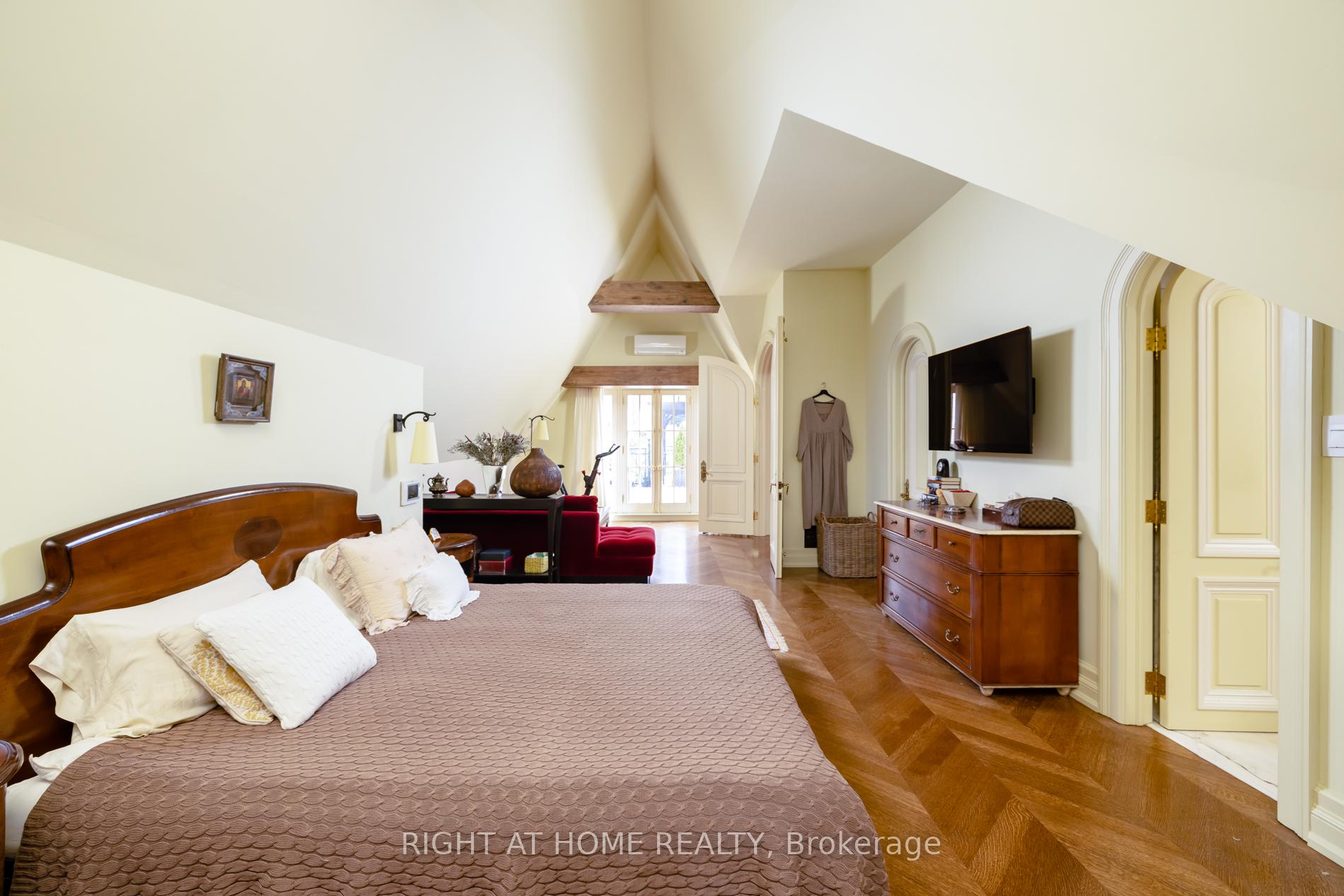 Photo 21 of 51 Hazelton Avenue, Toronto, The Annex — HOMEH