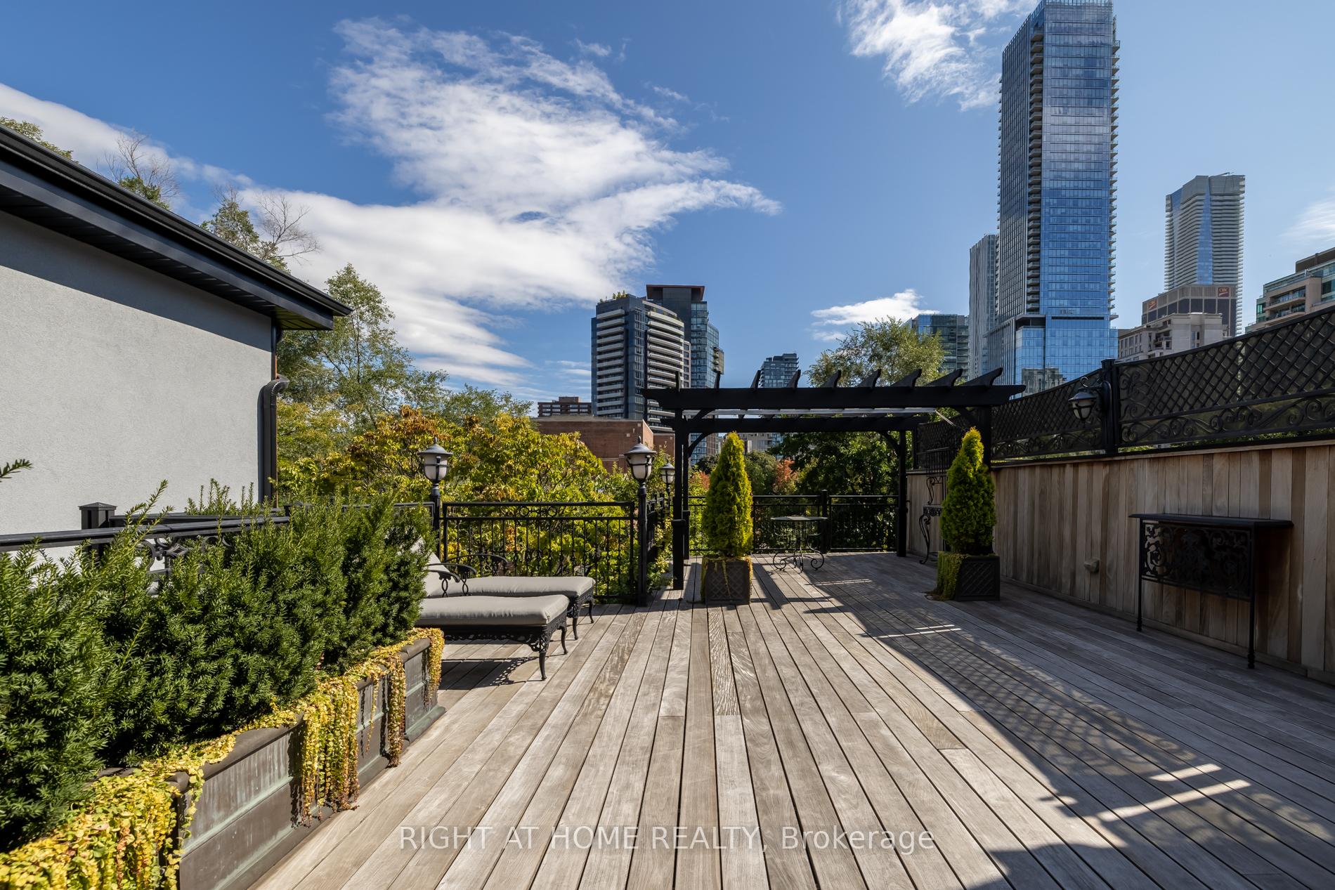 Photo 34 of 51 Hazelton Avenue, Toronto, The Annex — HOMEH