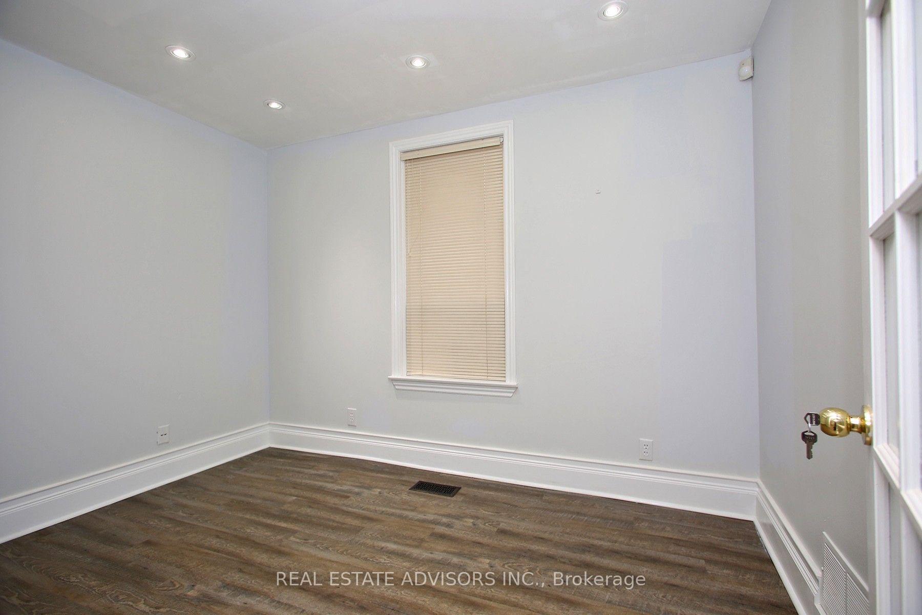 Photo 9 of 7924 Kipling Avenue, Vaughan, West Woodbridge — HOMEH