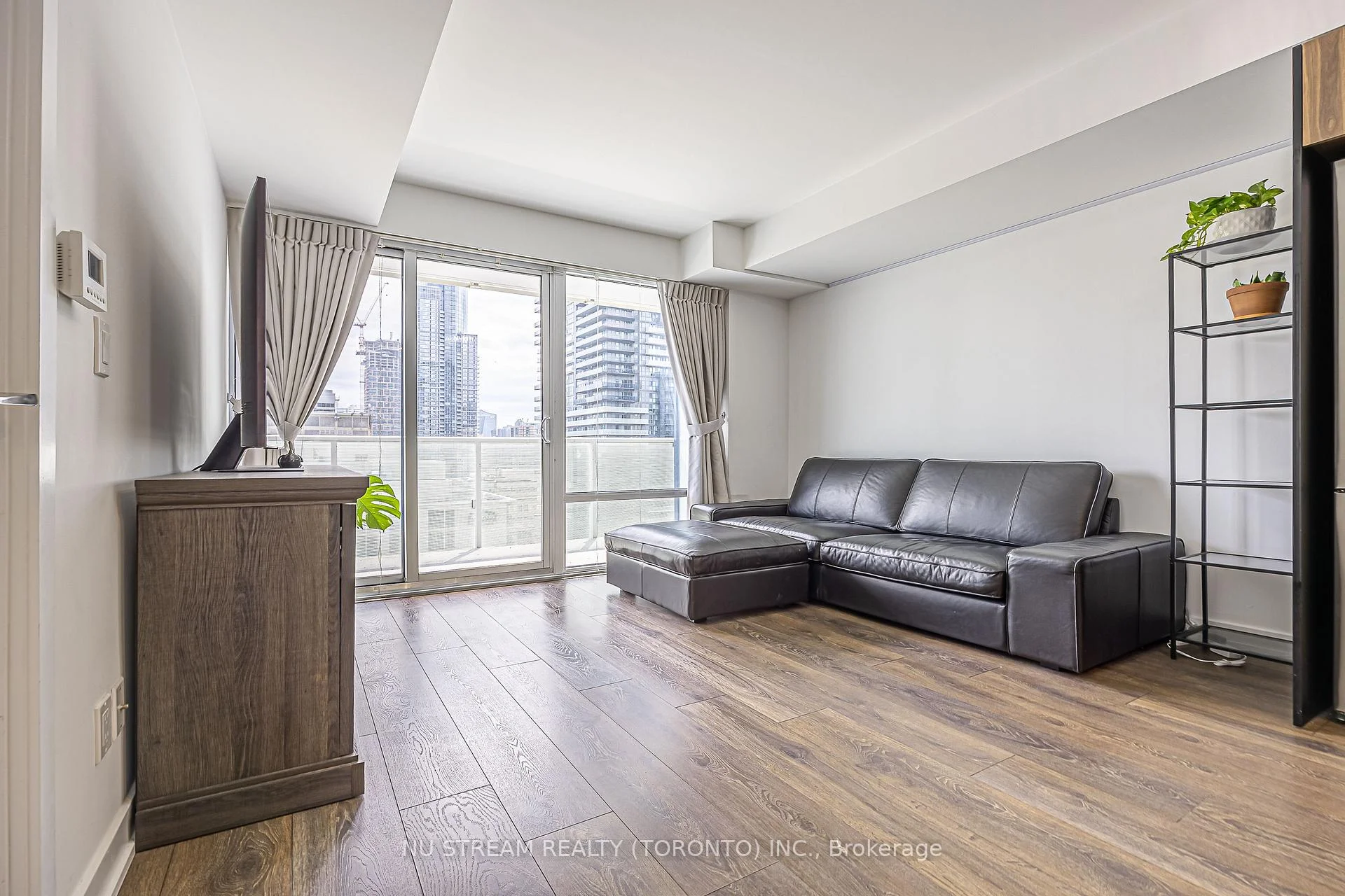 Photo 32 of Unit 1710, 501 Yonge Street, Toronto, Church-Yonge Corridor — HOMEH