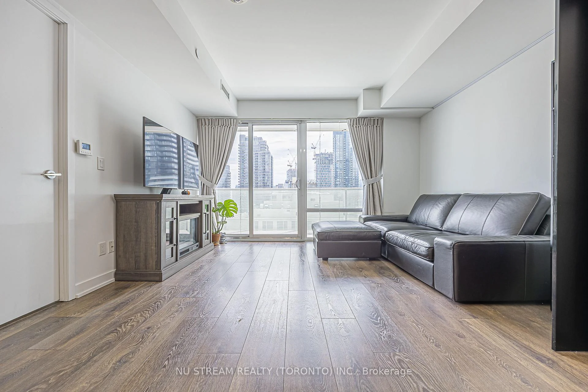 Photo 33 of Unit 1710, 501 Yonge Street, Toronto, Church-Yonge Corridor — HOMEH