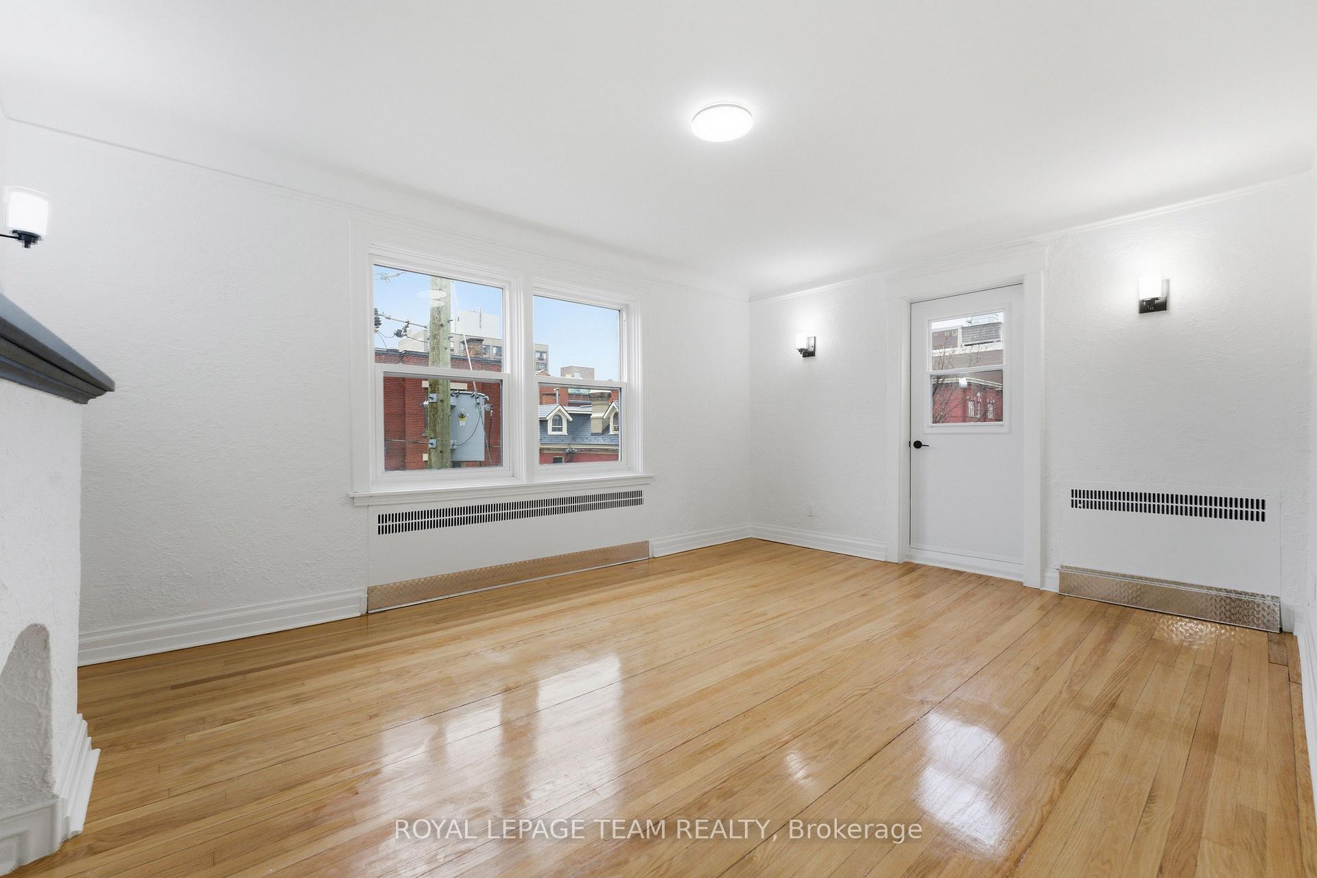 Photo 2 of Unit 30, 235 Cooper Street, Ottawa, Ottawa Centre — HOMEH