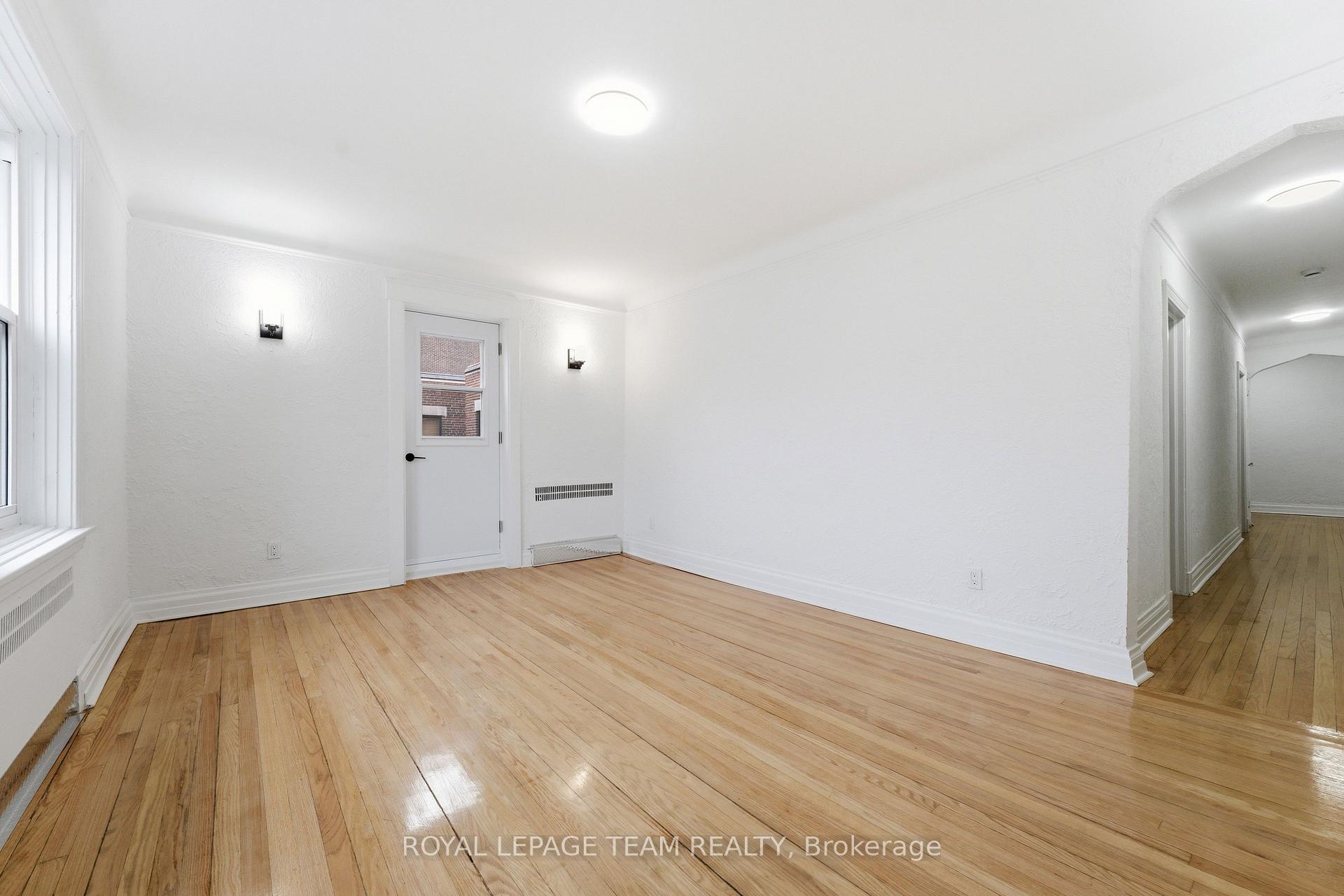 Photo 3 of Unit 30, 235 Cooper Street, Ottawa, Ottawa Centre — HOMEH
