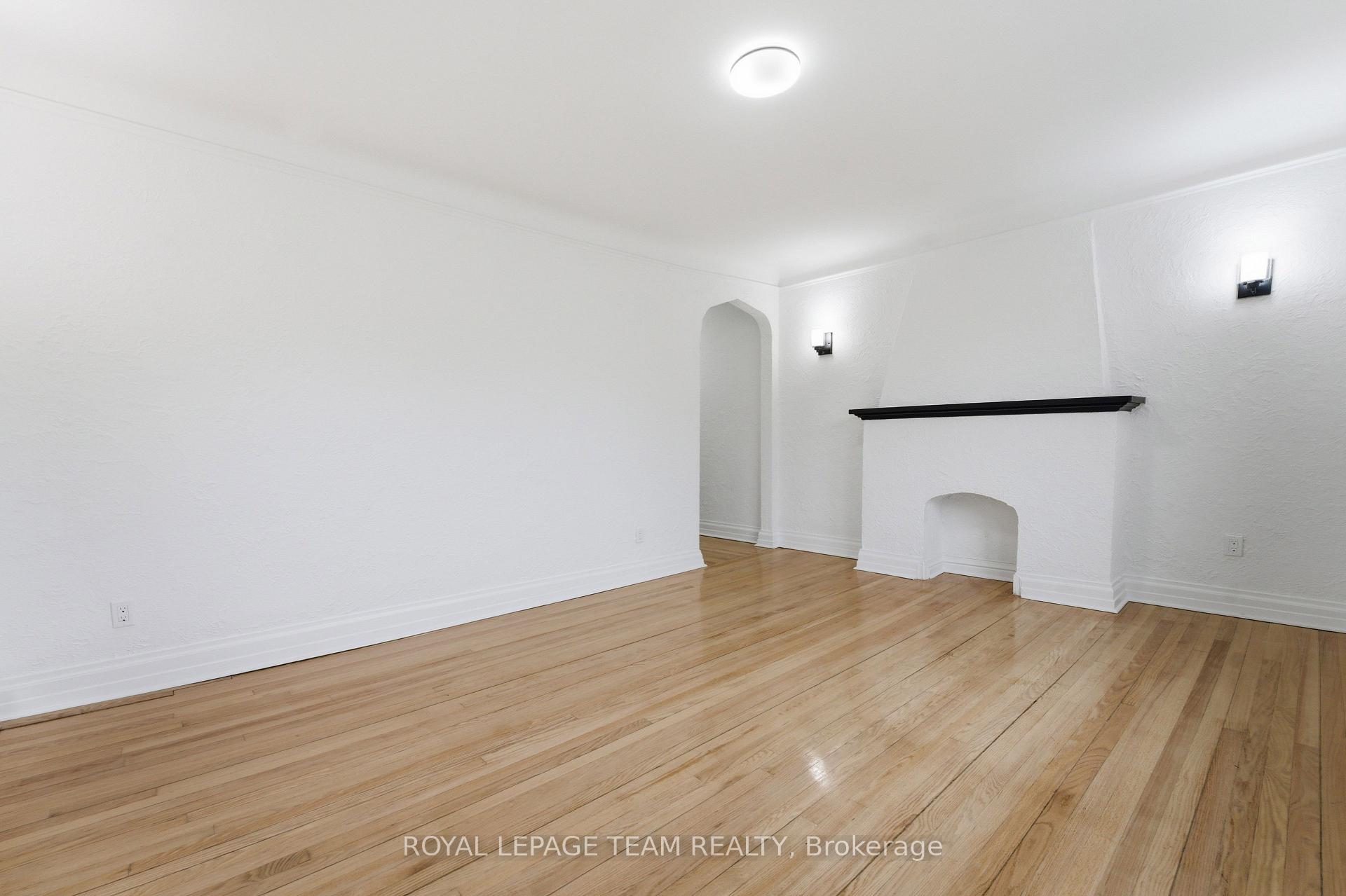 Photo 5 of Unit 30, 235 Cooper Street, Ottawa, Ottawa Centre — HOMEH