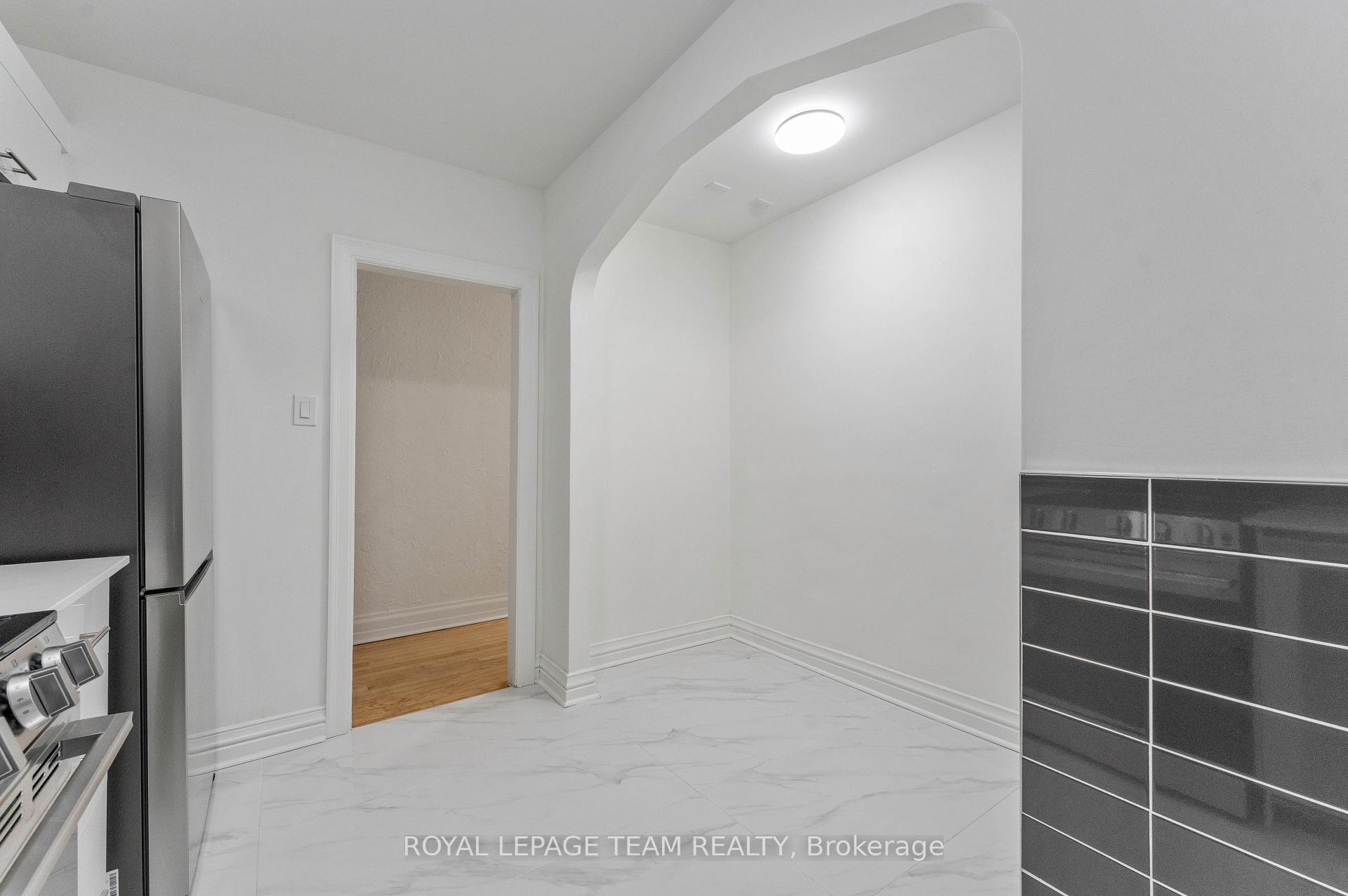 Photo 10 of Unit 30, 235 Cooper Street, Ottawa, Ottawa Centre — HOMEH