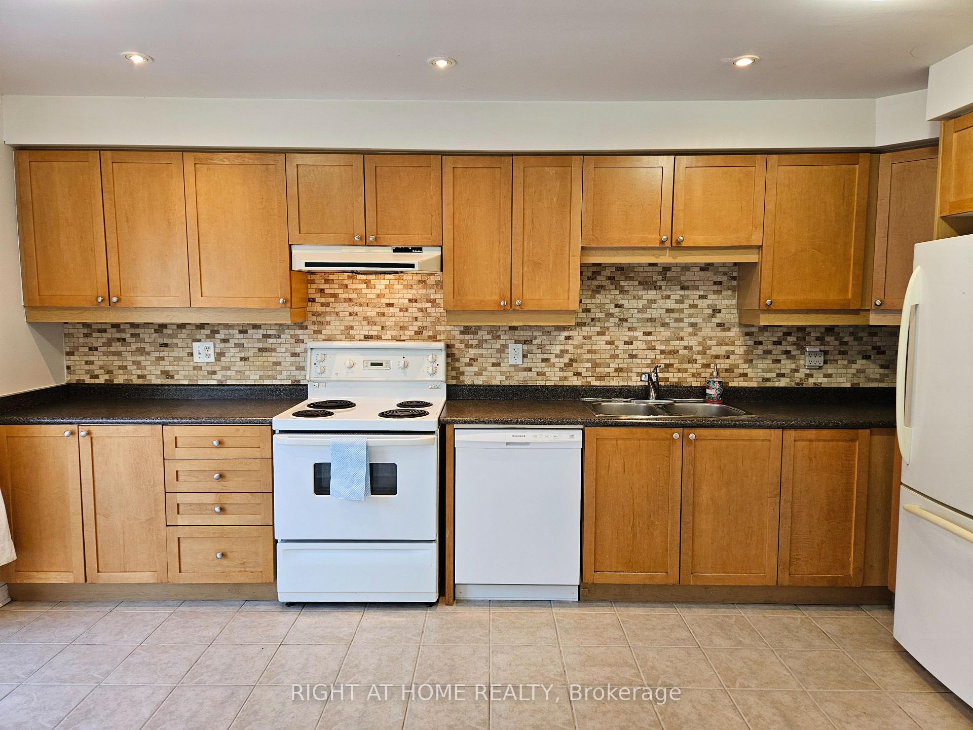 Photo 11 of 1020 Yates Drive, Milton, Beaty — HOMEH