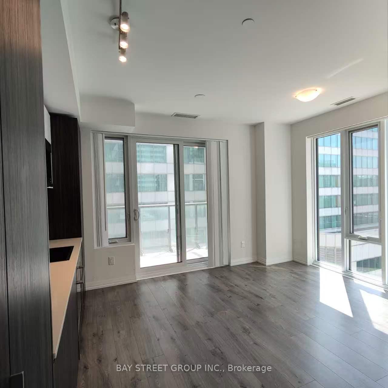 Photo 2 of Unit 1612, 8 Widmer Street, Toronto, Waterfront Communities — HOMEH