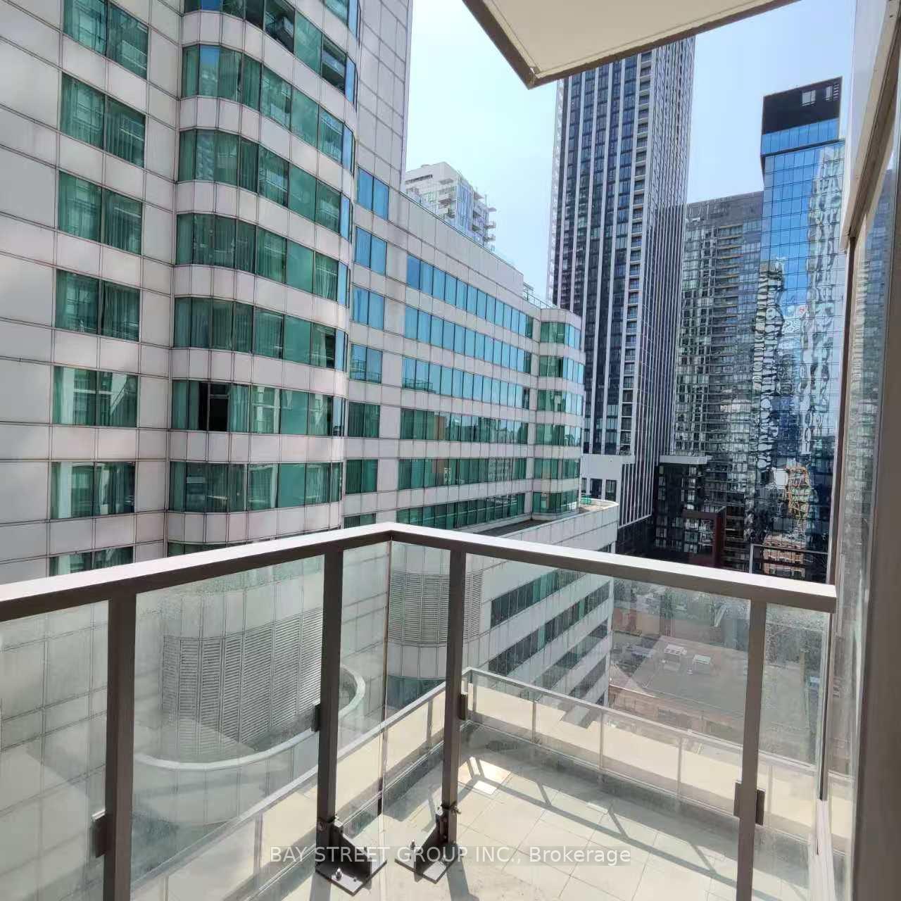 Photo 24 of Unit 1612, 8 Widmer Street, Toronto, Waterfront Communities — HOMEH