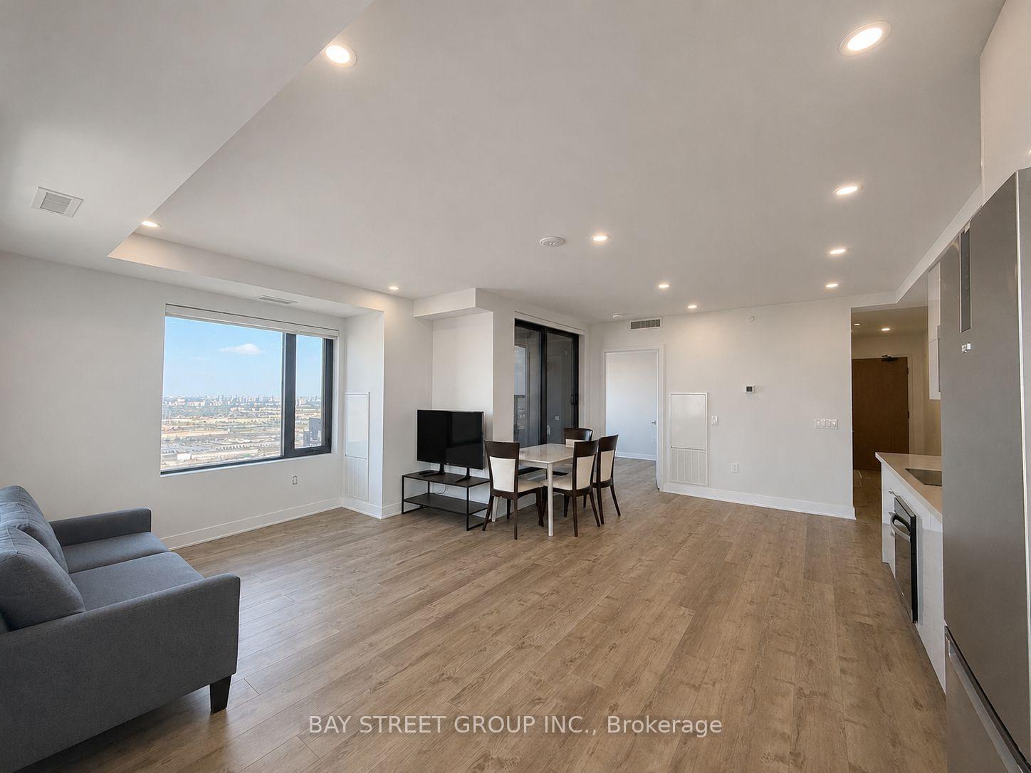 Photo 4 of Unit 4607, 2920 Highway 7, Vaughan, Concord — HOMEH