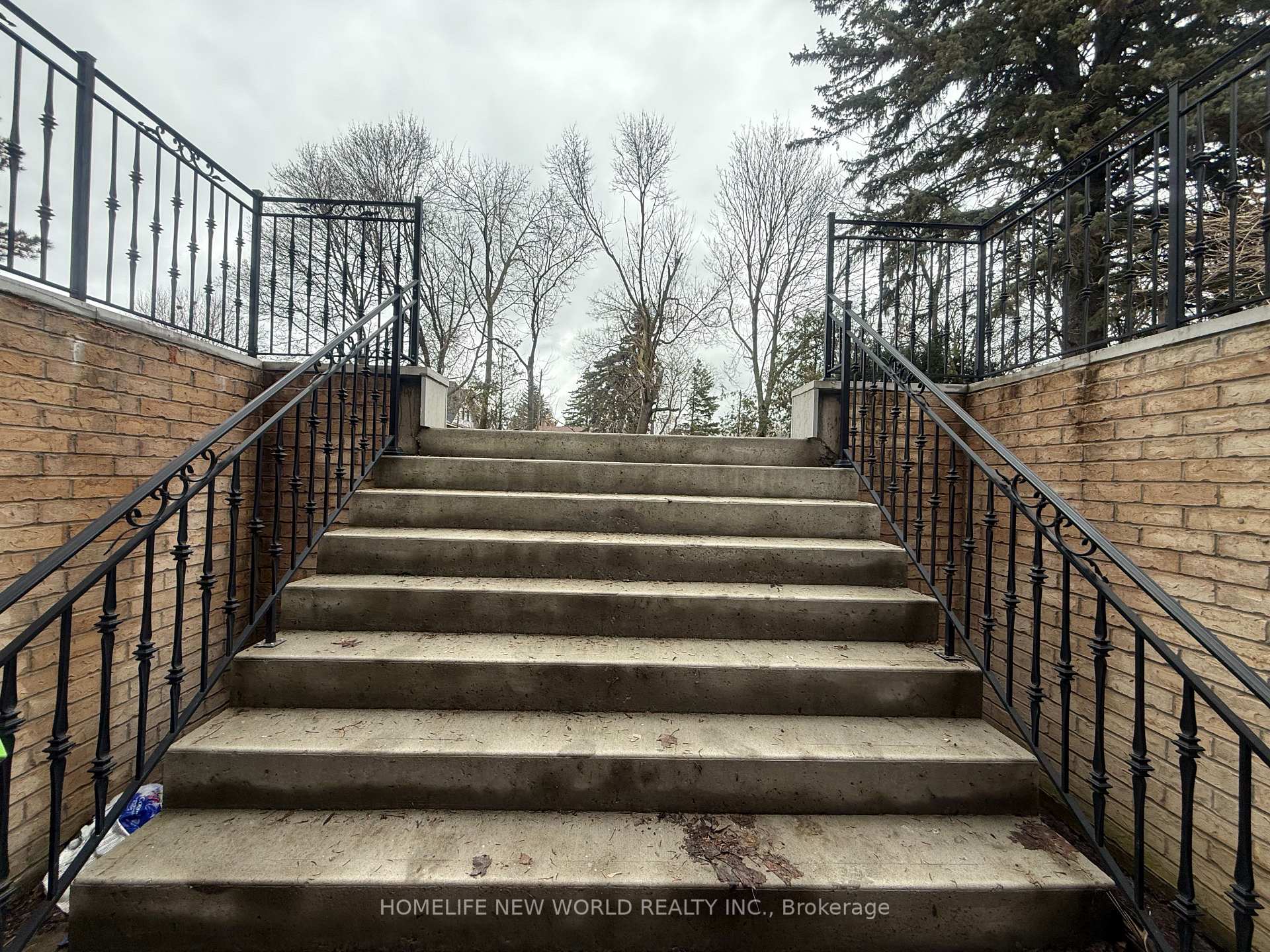 Photo 3 of Unit bsmt, 19 Honeybourne Crescent, Markham, Bullock — HOMEH