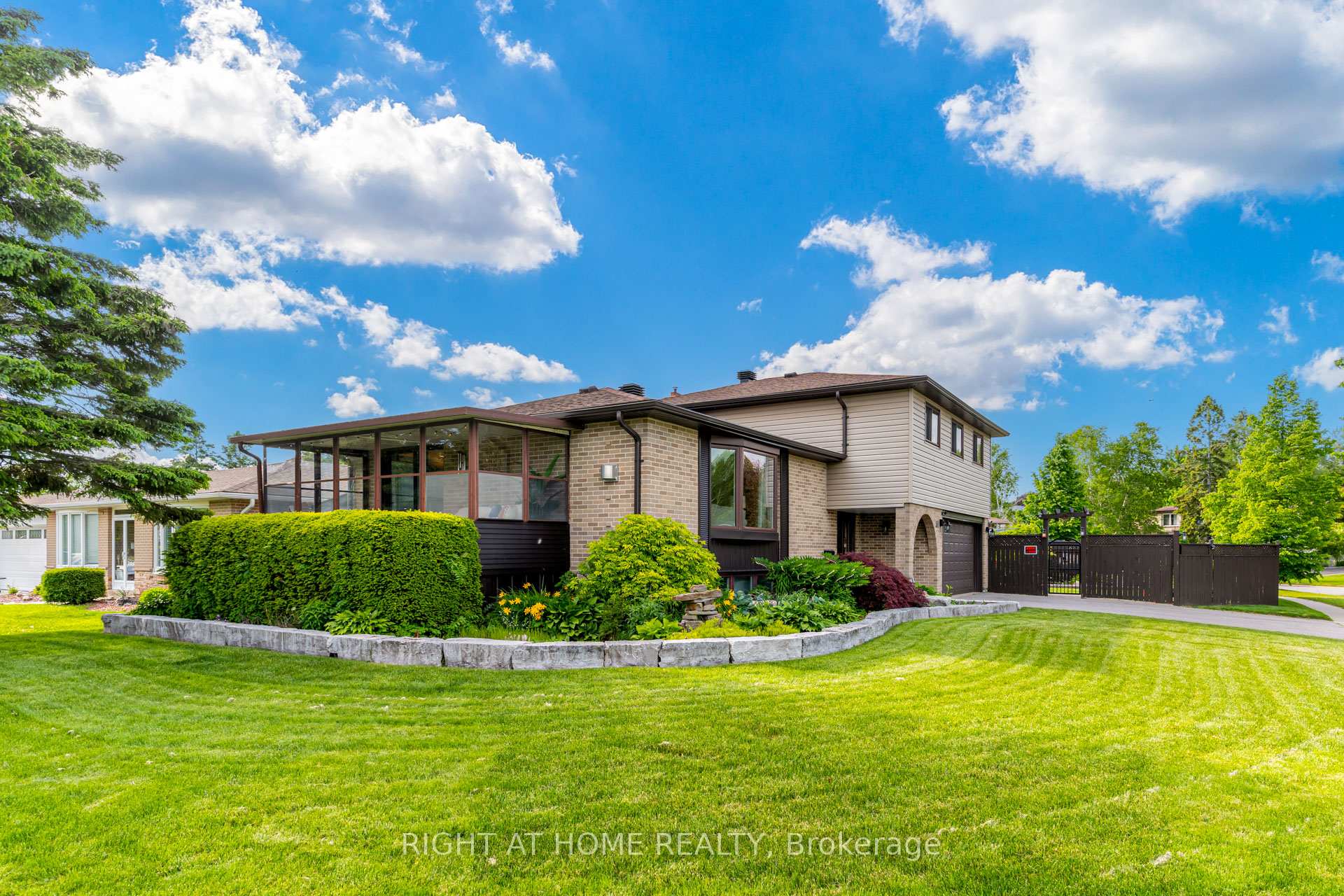 Photo 3 of 51 Lewin Crescent, Ajax, South East — HOMEH