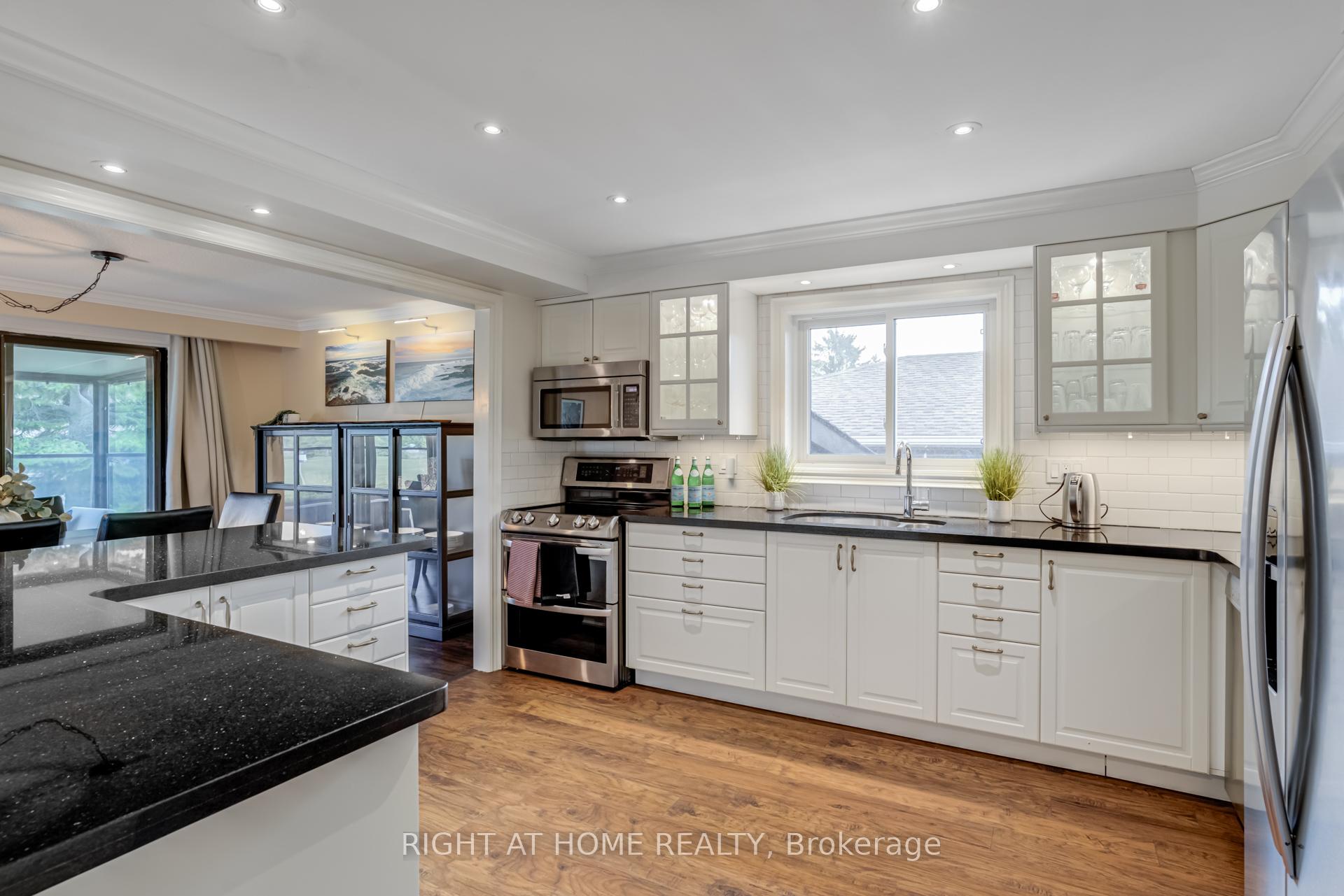 Photo 4 of 51 Lewin Crescent, Ajax, South East — HOMEH