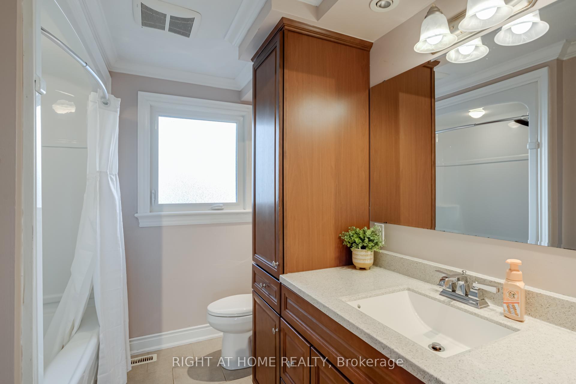 Photo 18 of 51 Lewin Crescent, Ajax, South East — HOMEH