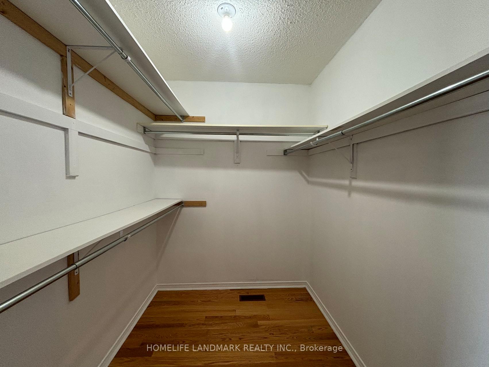 Photo 10 of 9 Baltic Street, Richmond Hill, Langstaff — HOMEH
