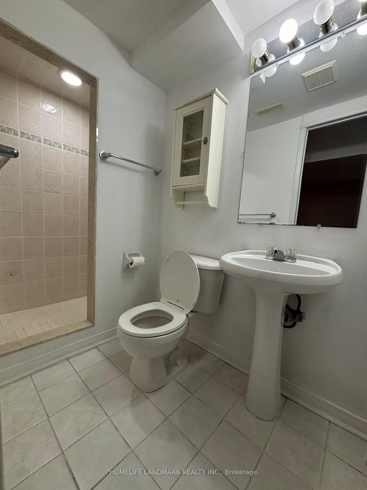 Photo 19 of 9 Baltic Street, Richmond Hill, Langstaff — HOMEH