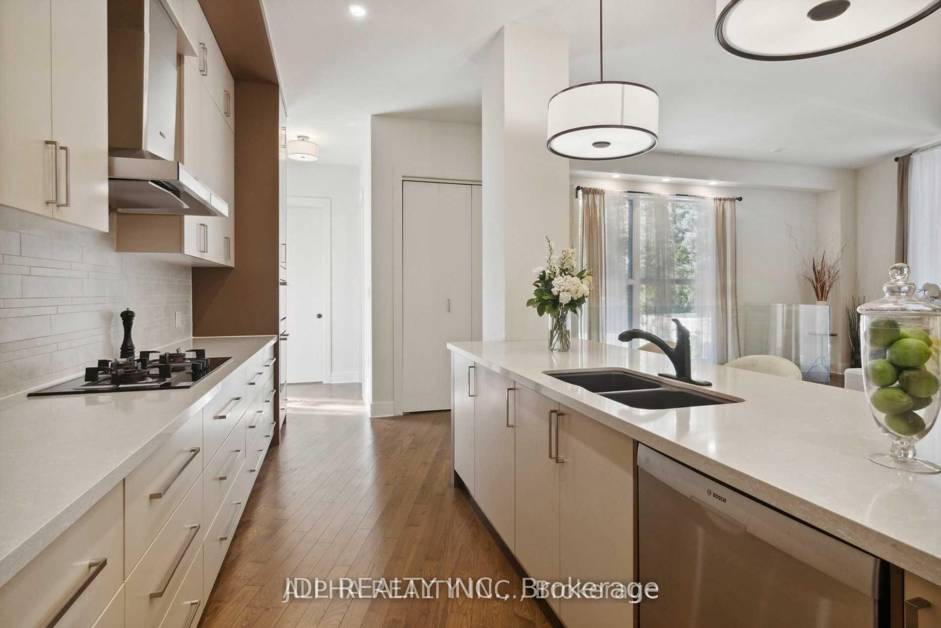 Photo 14 of 1436 Haig Boulevard, Mississauga, Lakeview — HOMEH