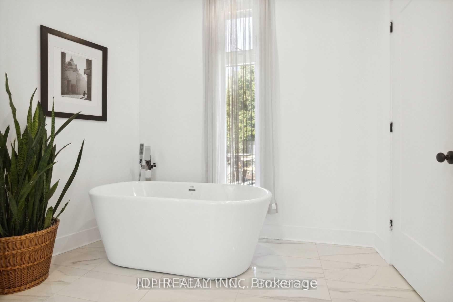 Photo 28 of 1436 Haig Boulevard, Mississauga, Lakeview — HOMEH