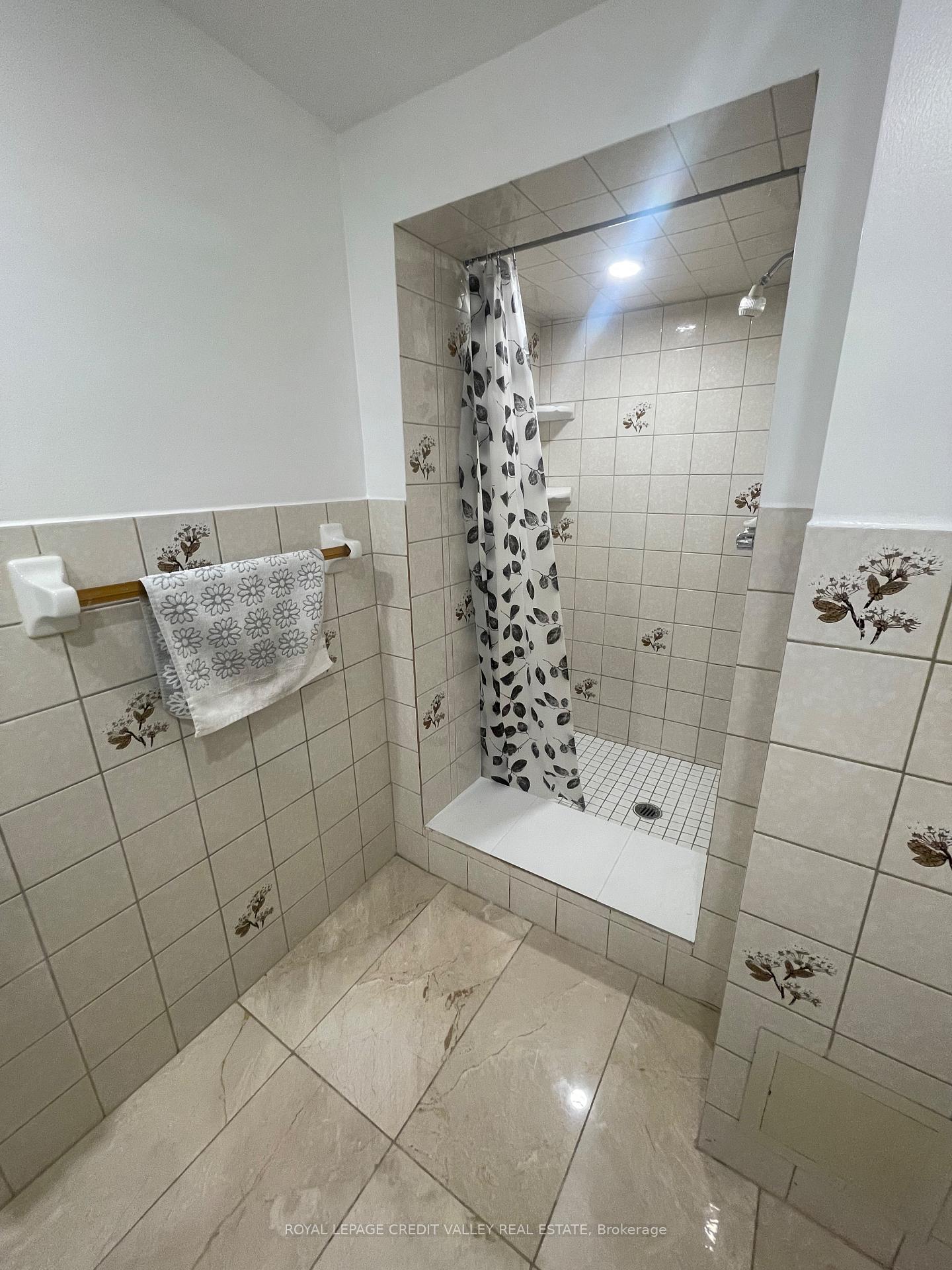 Photo 7 of 34 Jacana Street, Vaughan, West Woodbridge — HOMEH