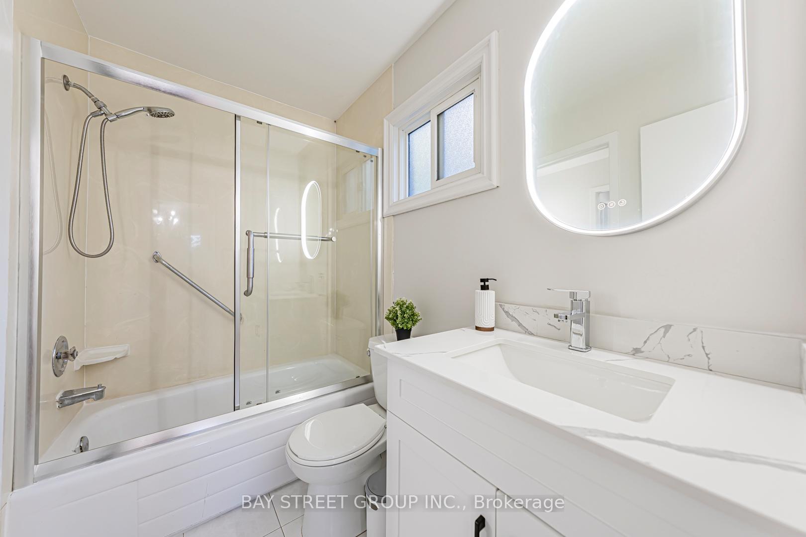 Photo 17 of 4 Sir Brandiles Place, Markham, Markham Village — HOMEH