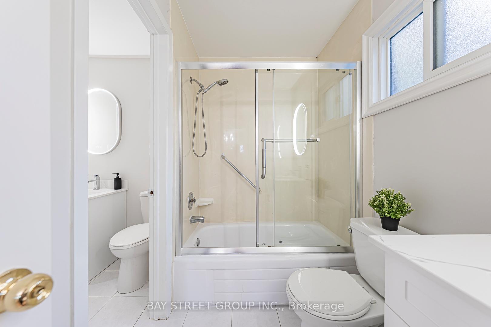 Photo 18 of 4 Sir Brandiles Place, Markham, Markham Village — HOMEH