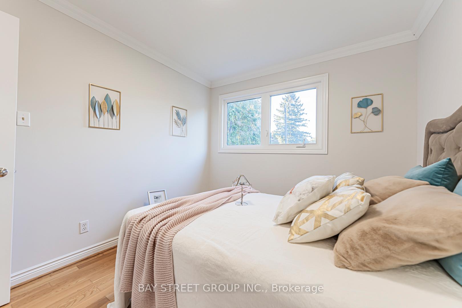Photo 21 of 4 Sir Brandiles Place, Markham, Markham Village — HOMEH