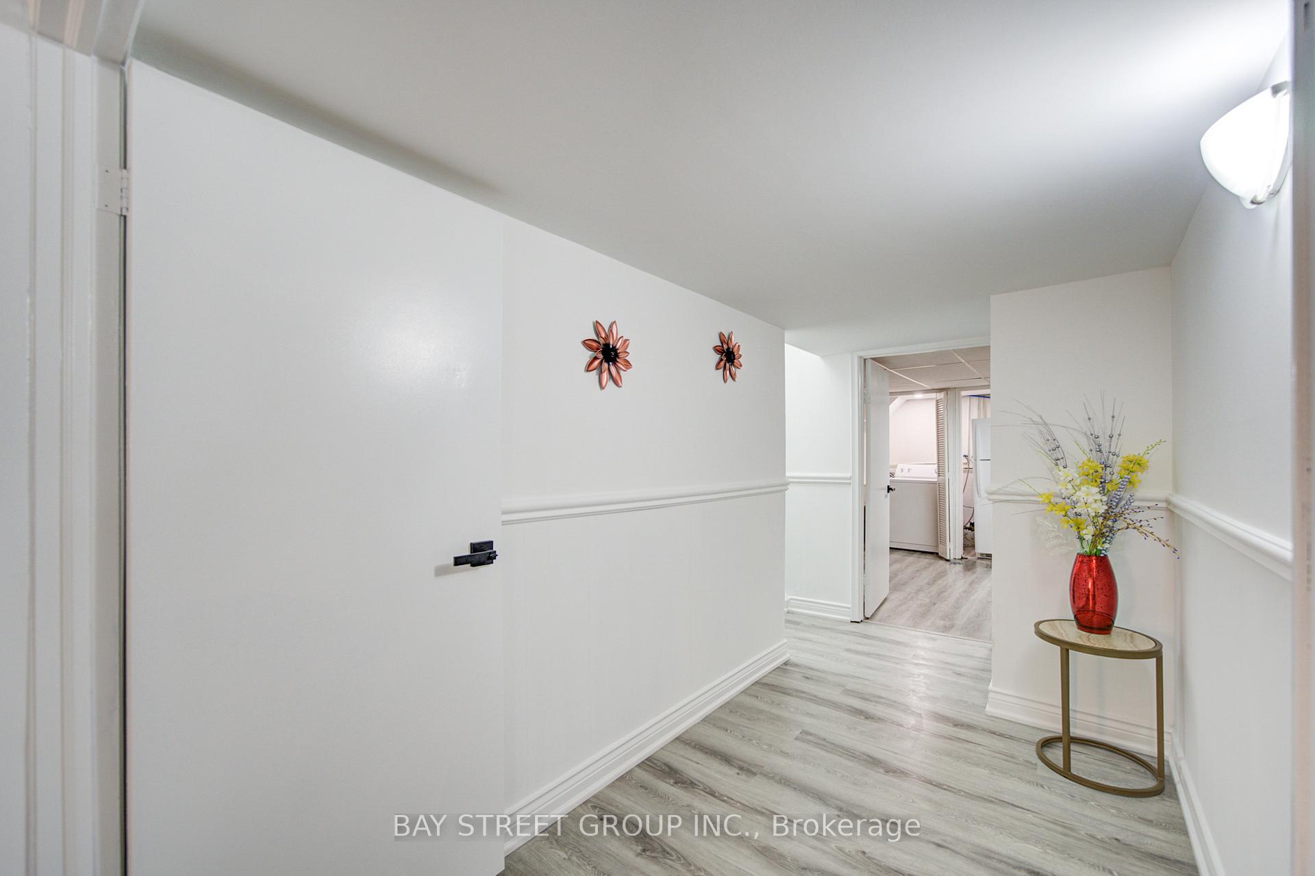 Photo 23 of 4 Sir Brandiles Place, Markham, Markham Village — HOMEH
