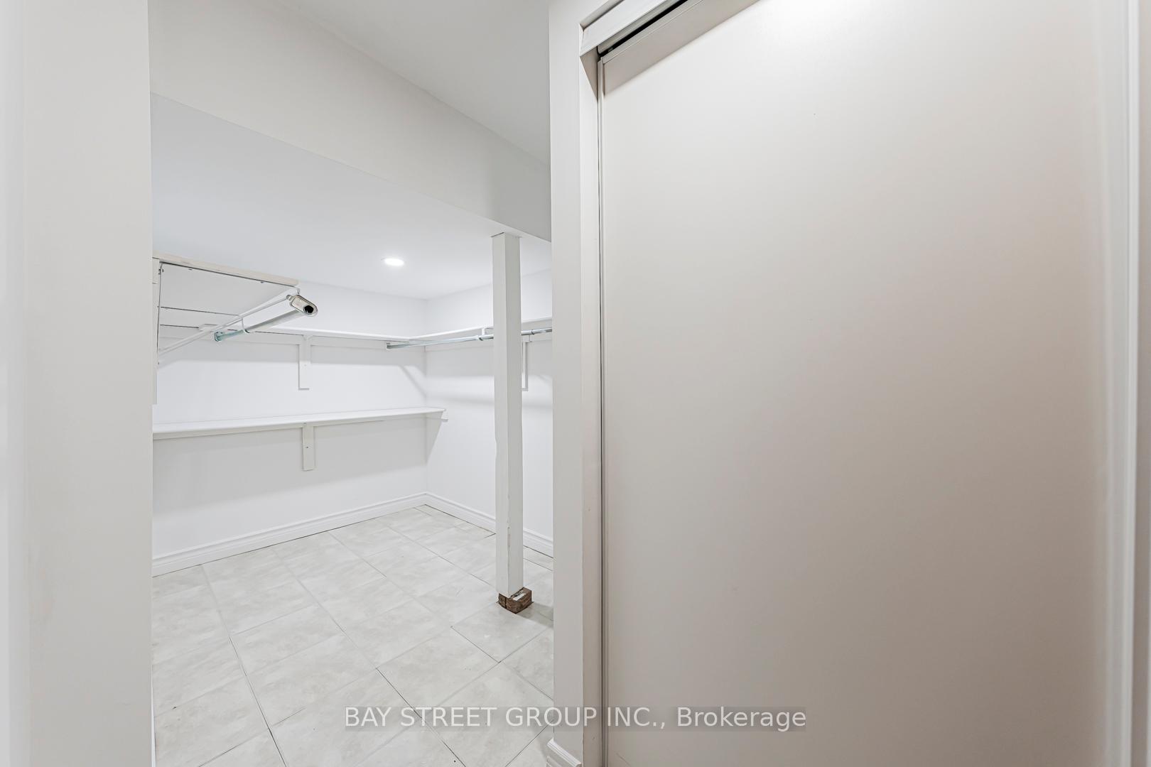 Photo 32 of 4 Sir Brandiles Place, Markham, Markham Village — HOMEH