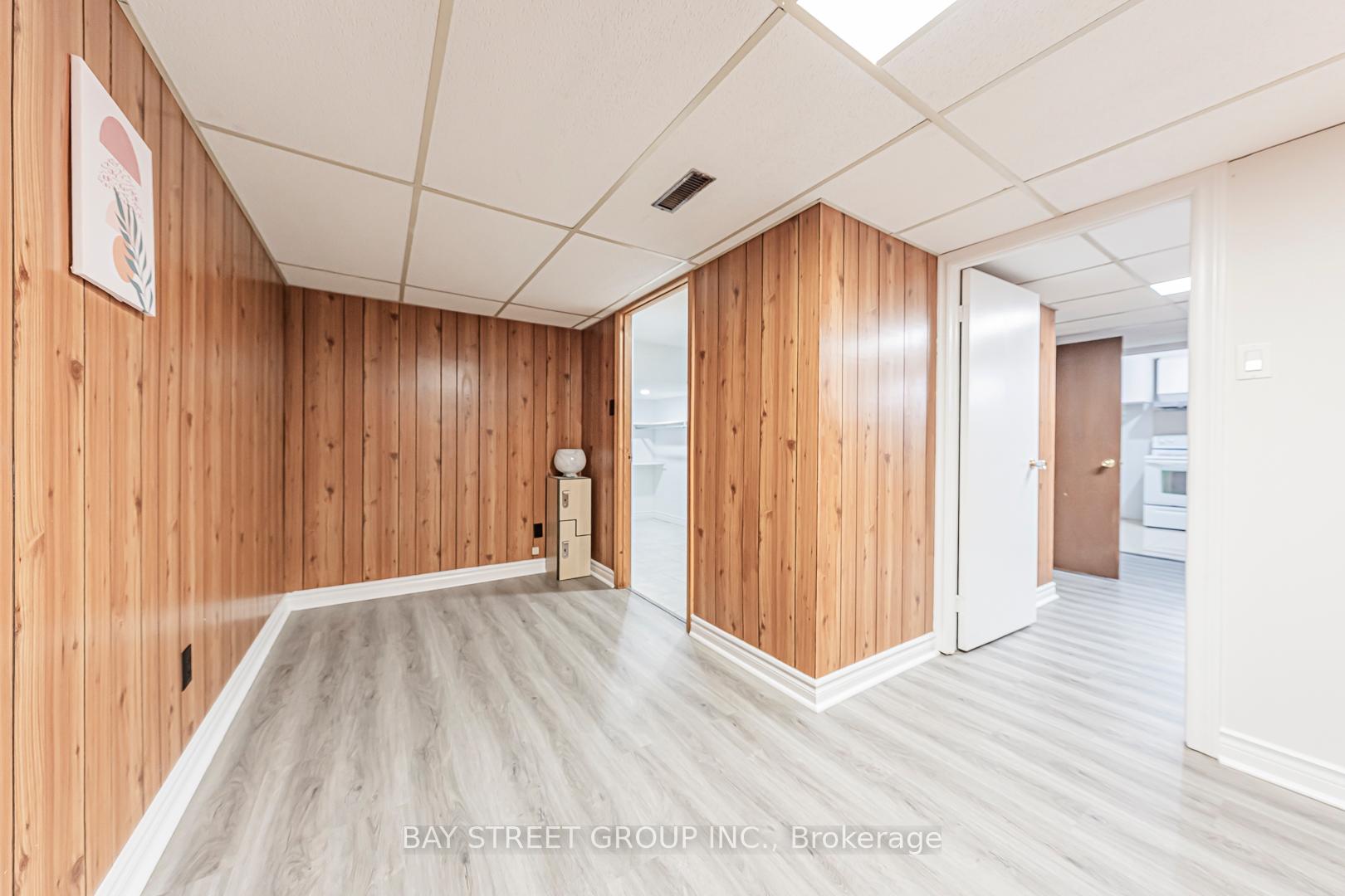 Photo 34 of 4 Sir Brandiles Place, Markham, Markham Village — HOMEH