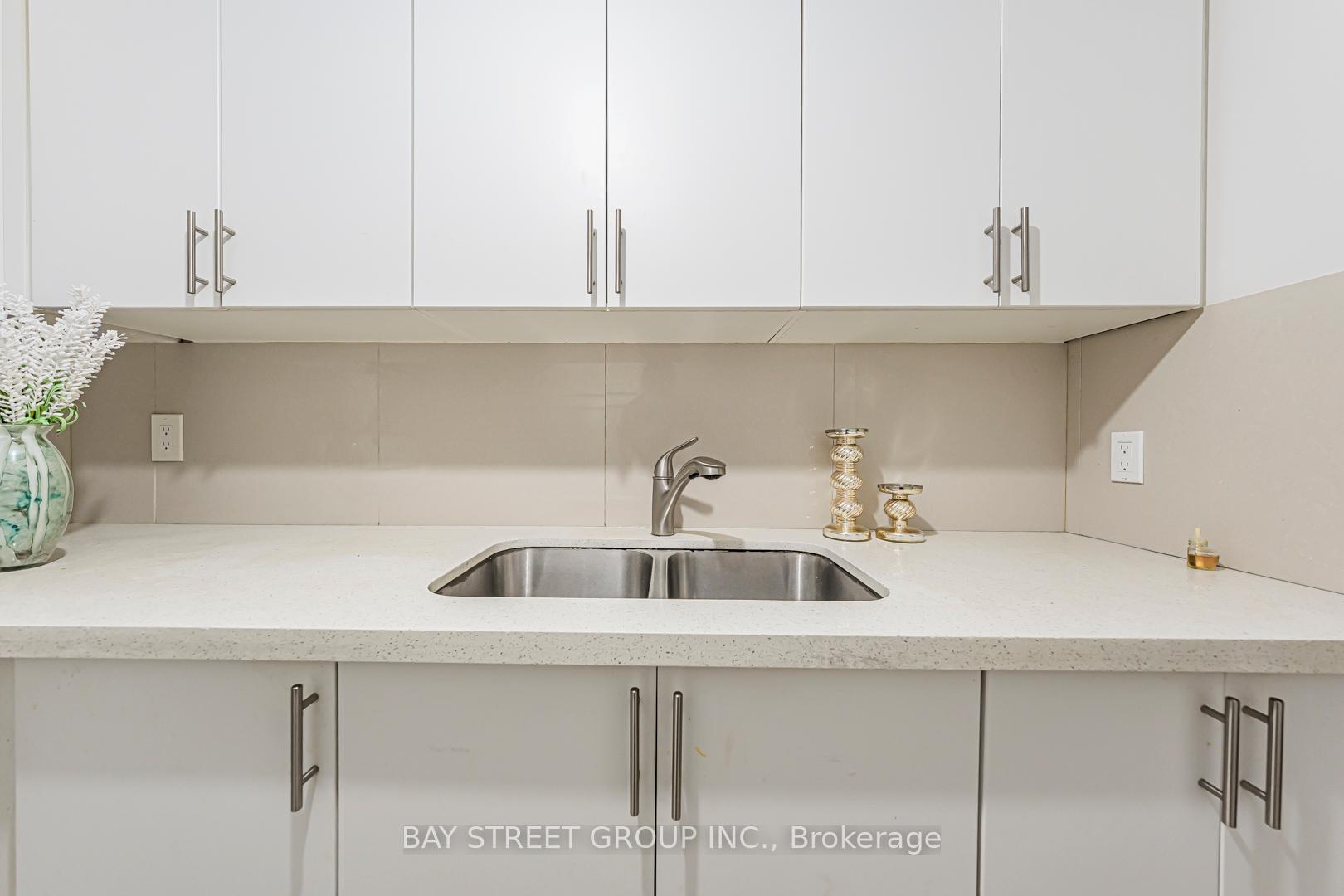 Photo 35 of 4 Sir Brandiles Place, Markham, Markham Village — HOMEH