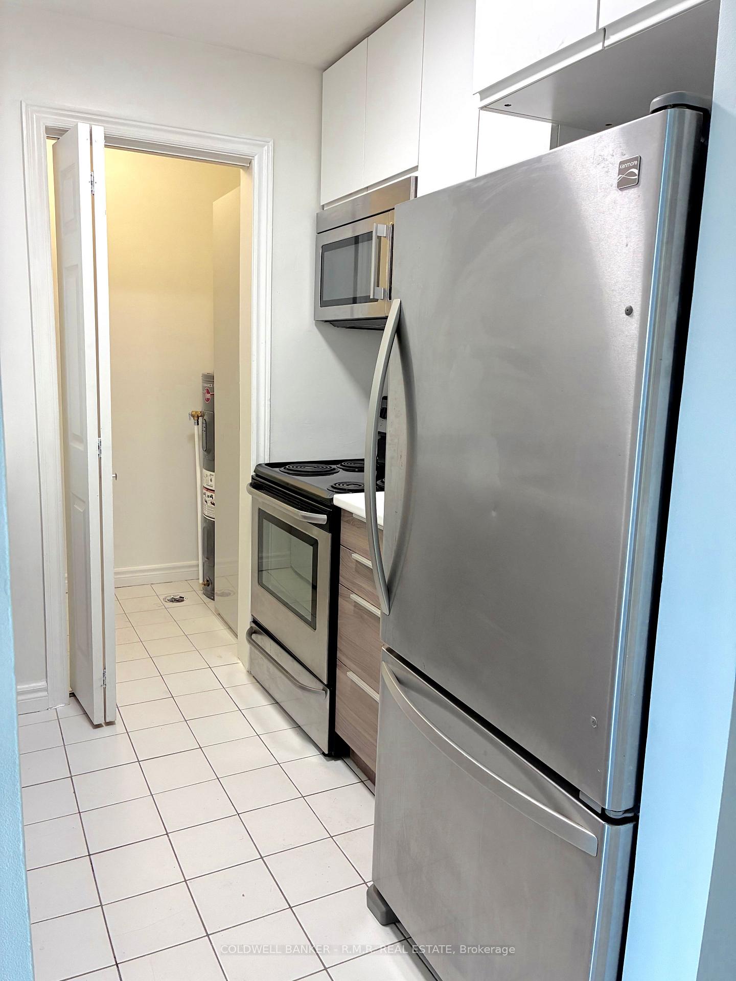 Photo 6 of Unit 403, 189 Lake Driveway West, Ajax, South West — HOMEH