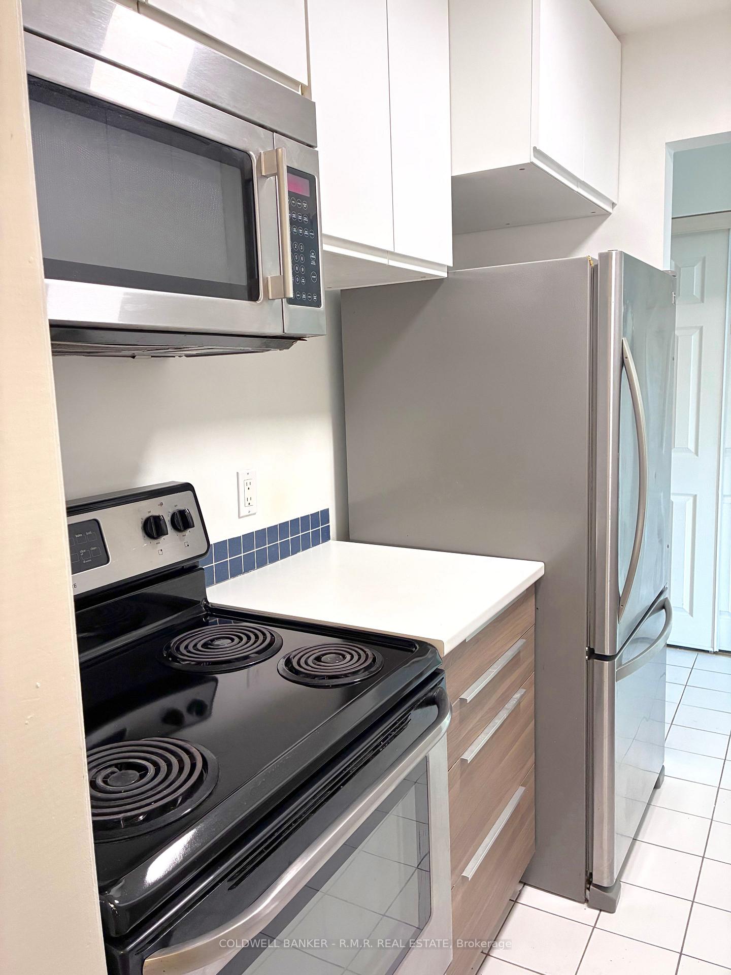 Photo 7 of Unit 403, 189 Lake Driveway West, Ajax, South West — HOMEH