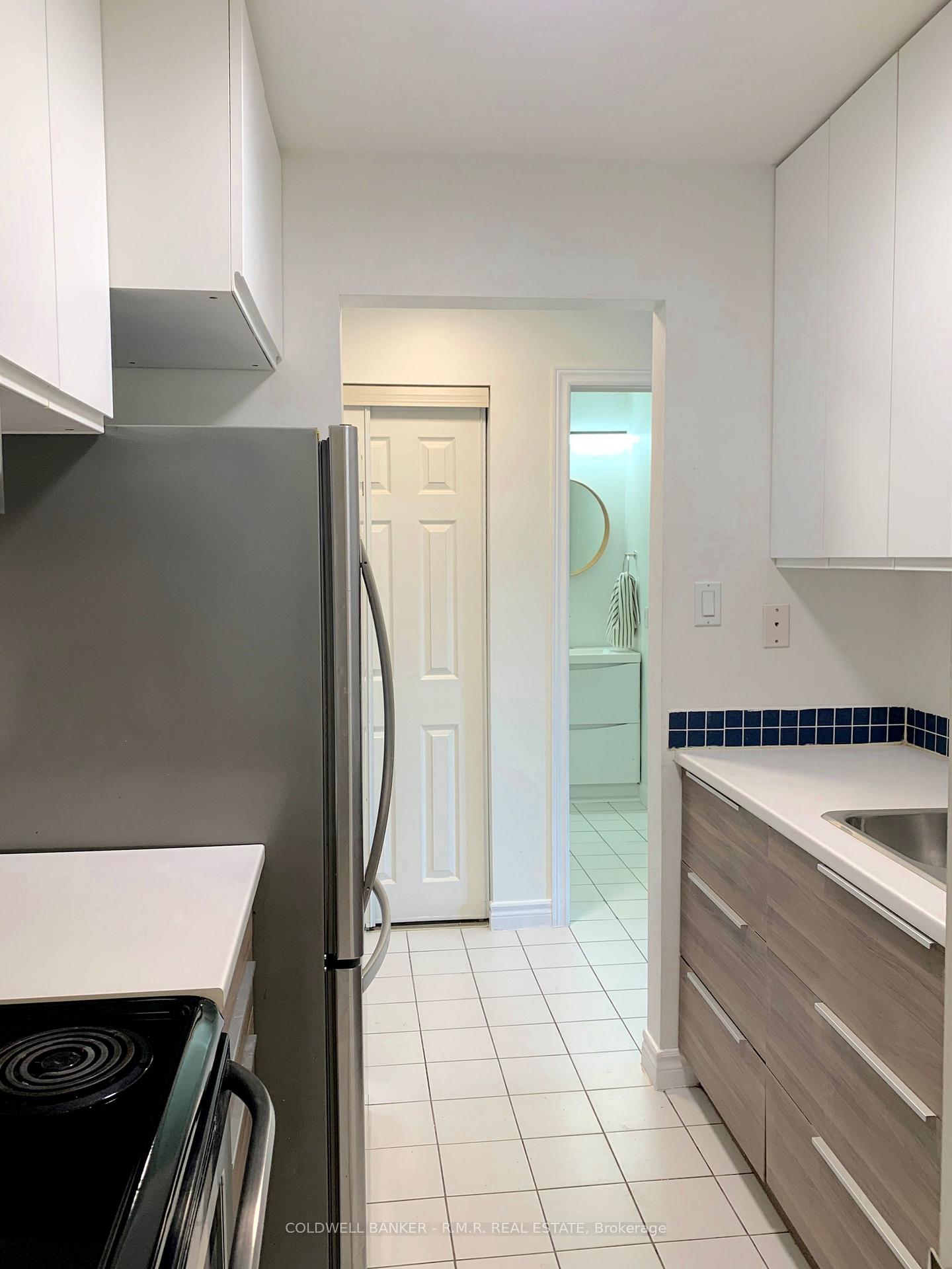 Photo 11 of Unit 403, 189 Lake Driveway West, Ajax, South West — HOMEH