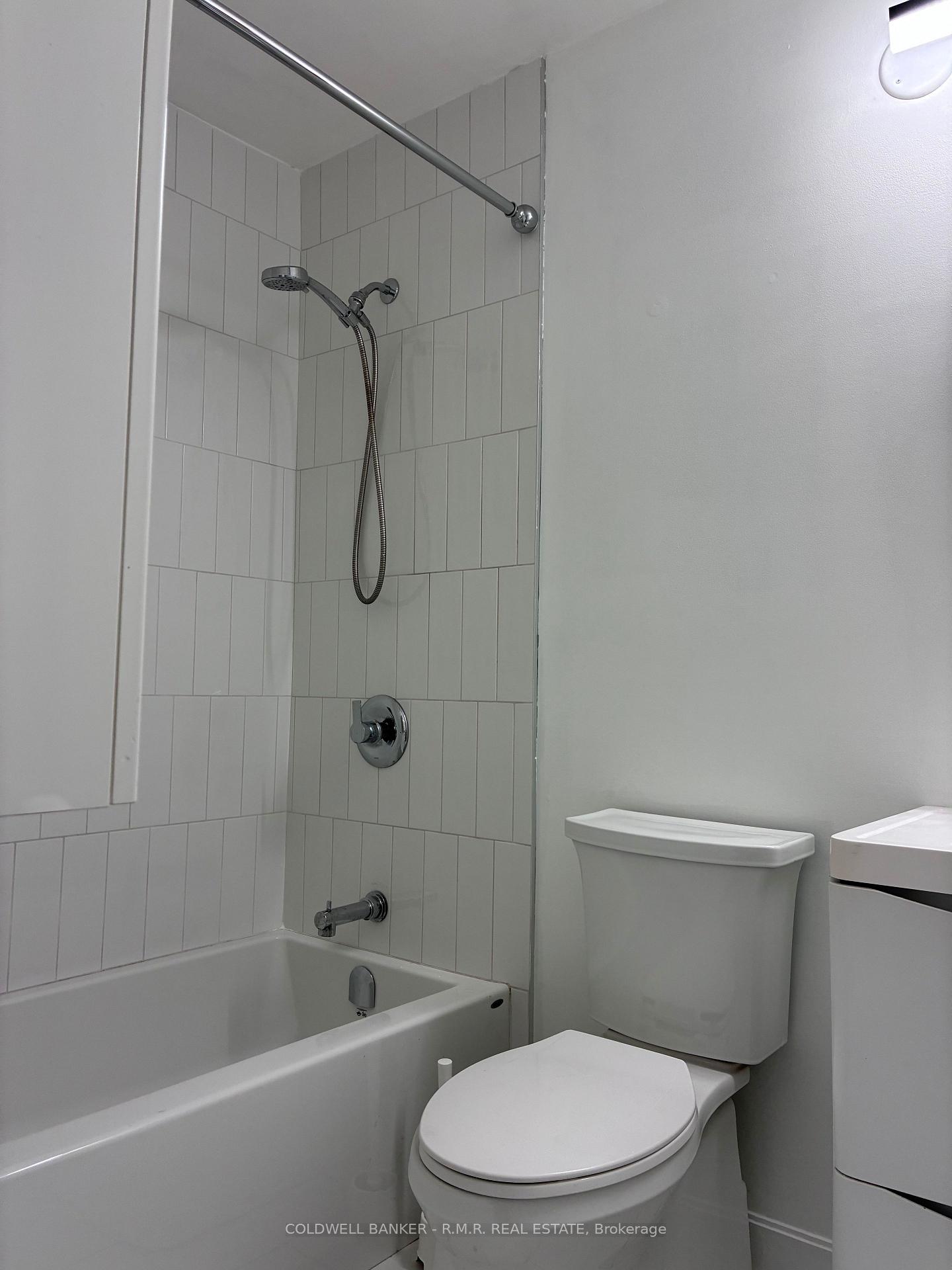 Photo 13 of Unit 403, 189 Lake Driveway West, Ajax, South West — HOMEH