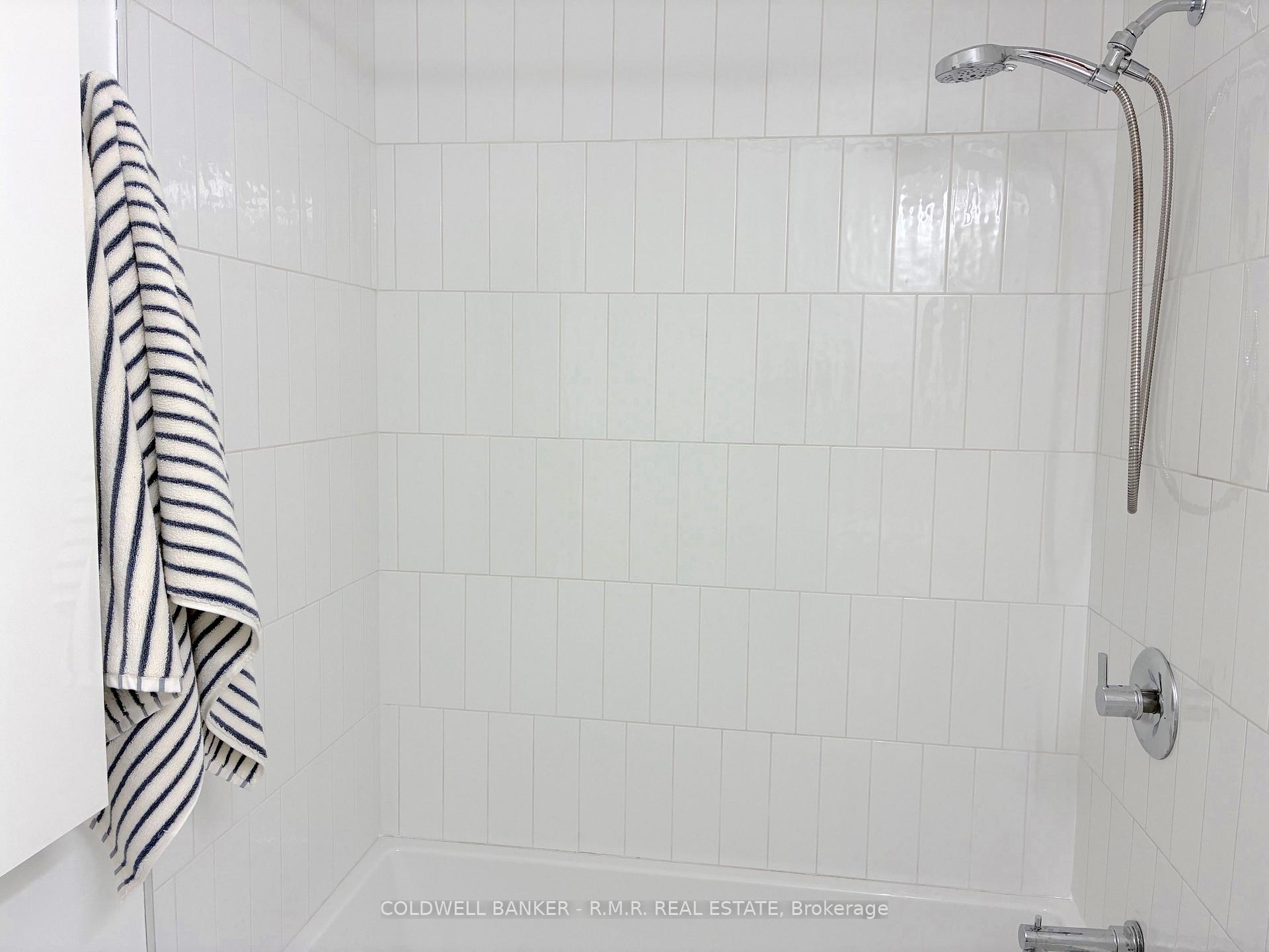 Photo 14 of Unit 403, 189 Lake Driveway West, Ajax, South West — HOMEH