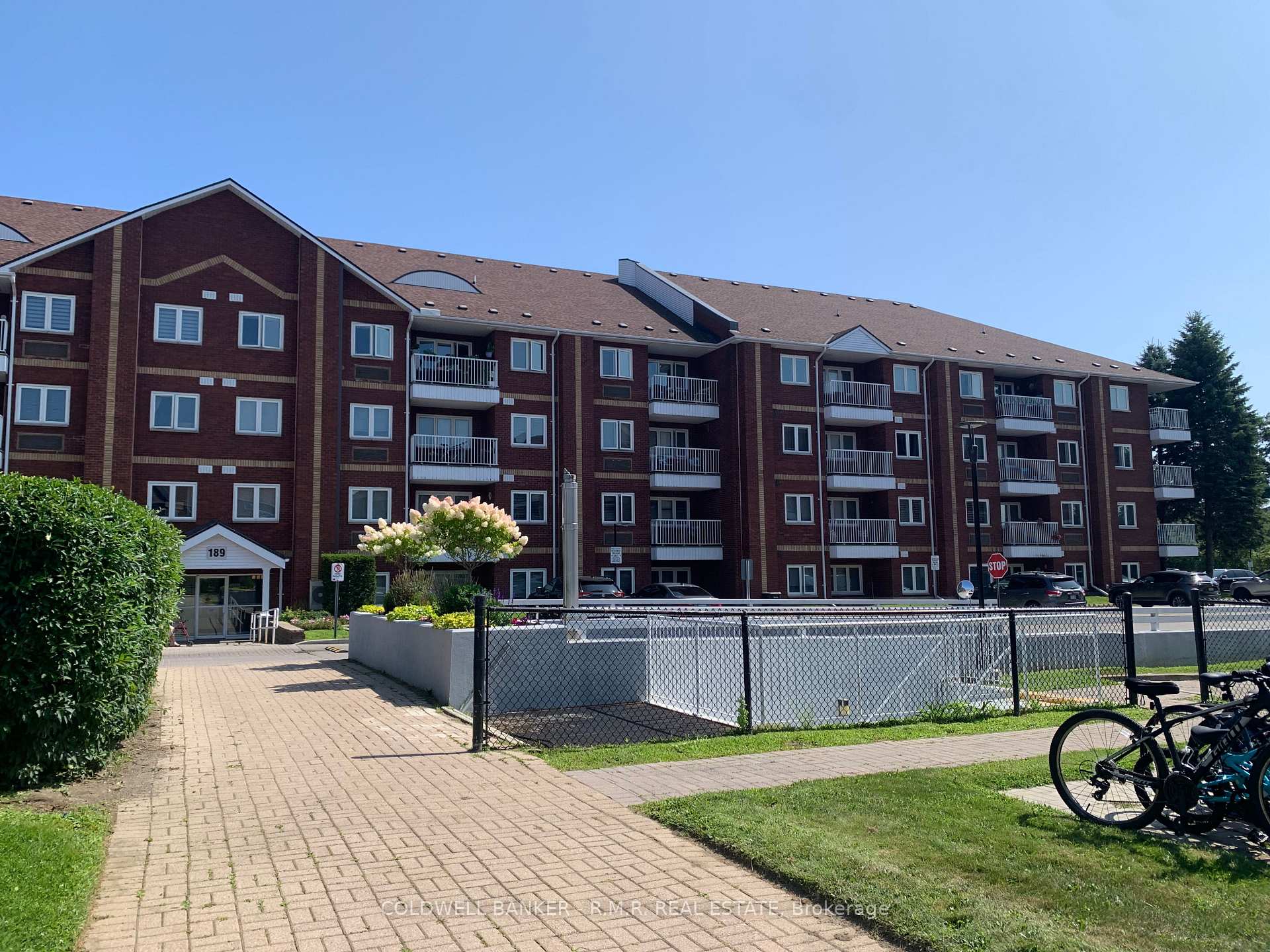 Photo 35 of Unit 403, 189 Lake Driveway West, Ajax, South West — HOMEH