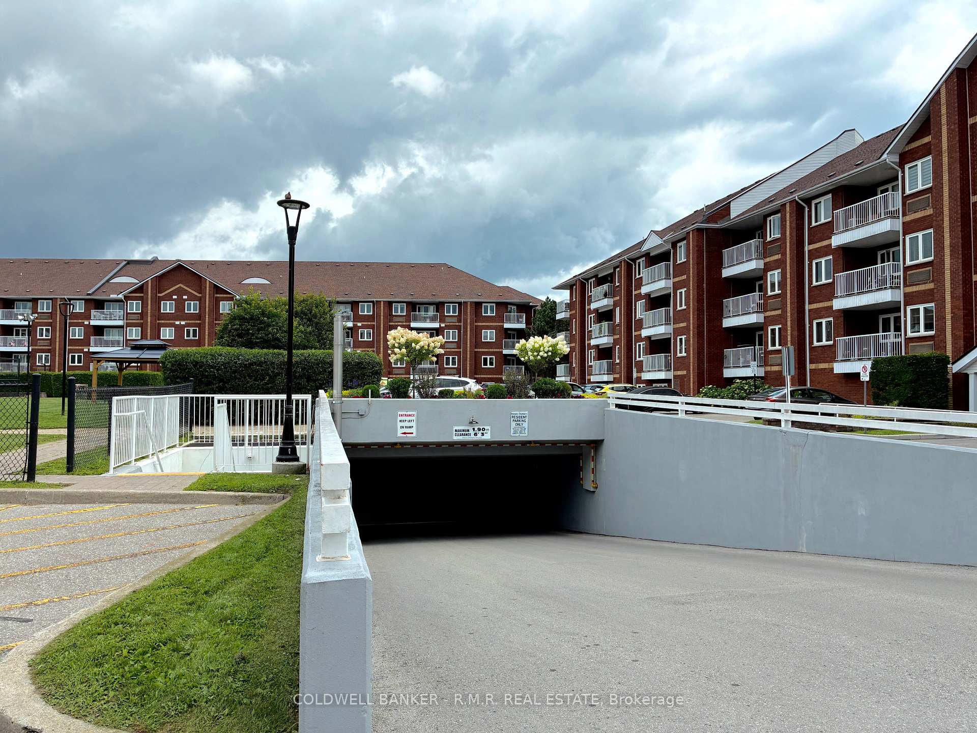 Photo 37 of Unit 403, 189 Lake Driveway West, Ajax, South West — HOMEH