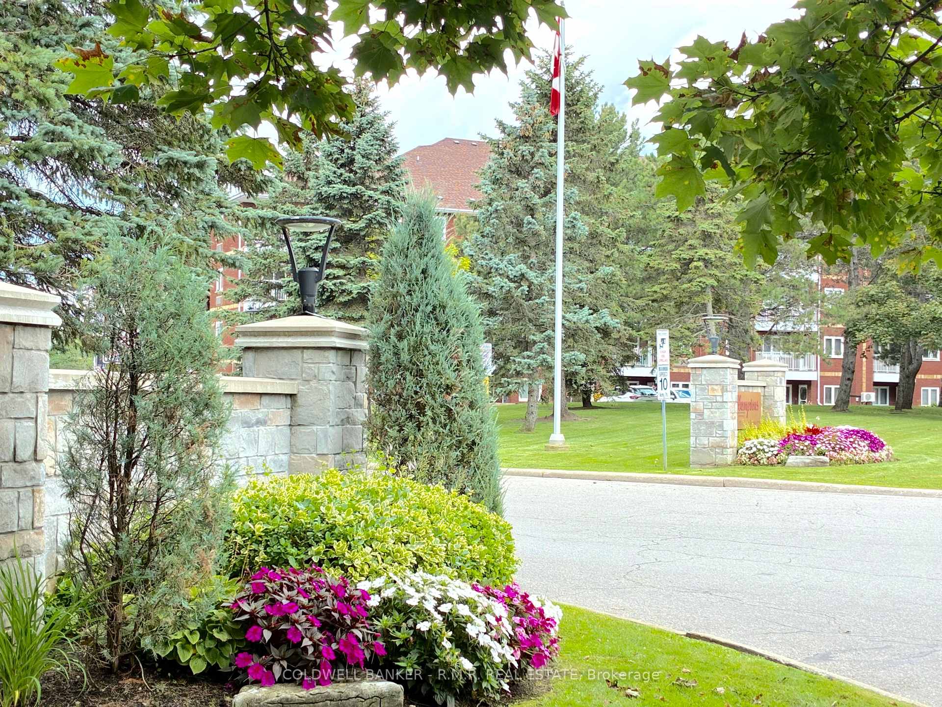 Photo 44 of Unit 403, 189 Lake Driveway West, Ajax, South West — HOMEH